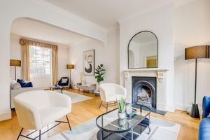 Alquiler Vacacional - Belgravia - Charming Spacious 4 Bed Home for 9