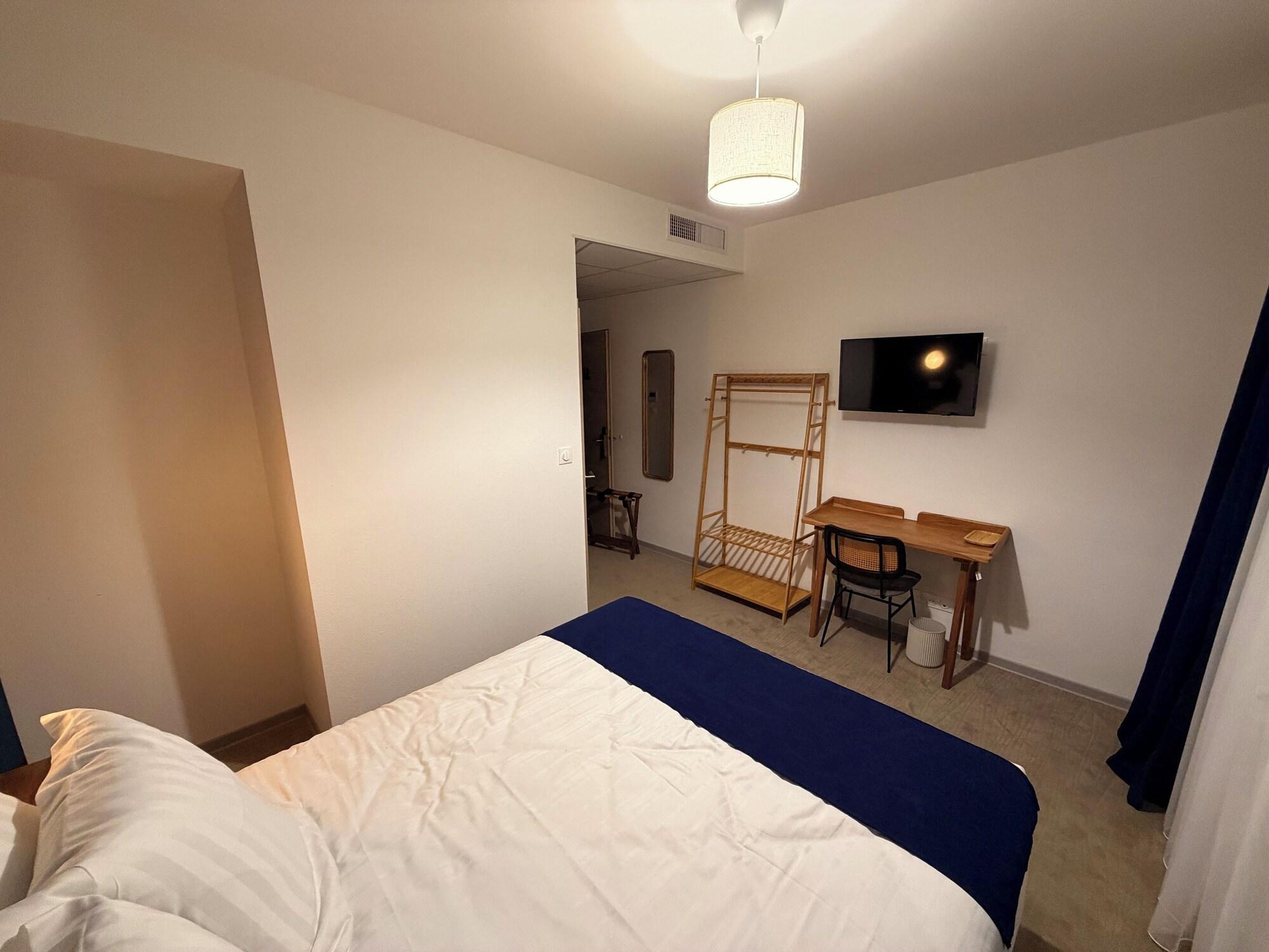 Varios Hotel du Village