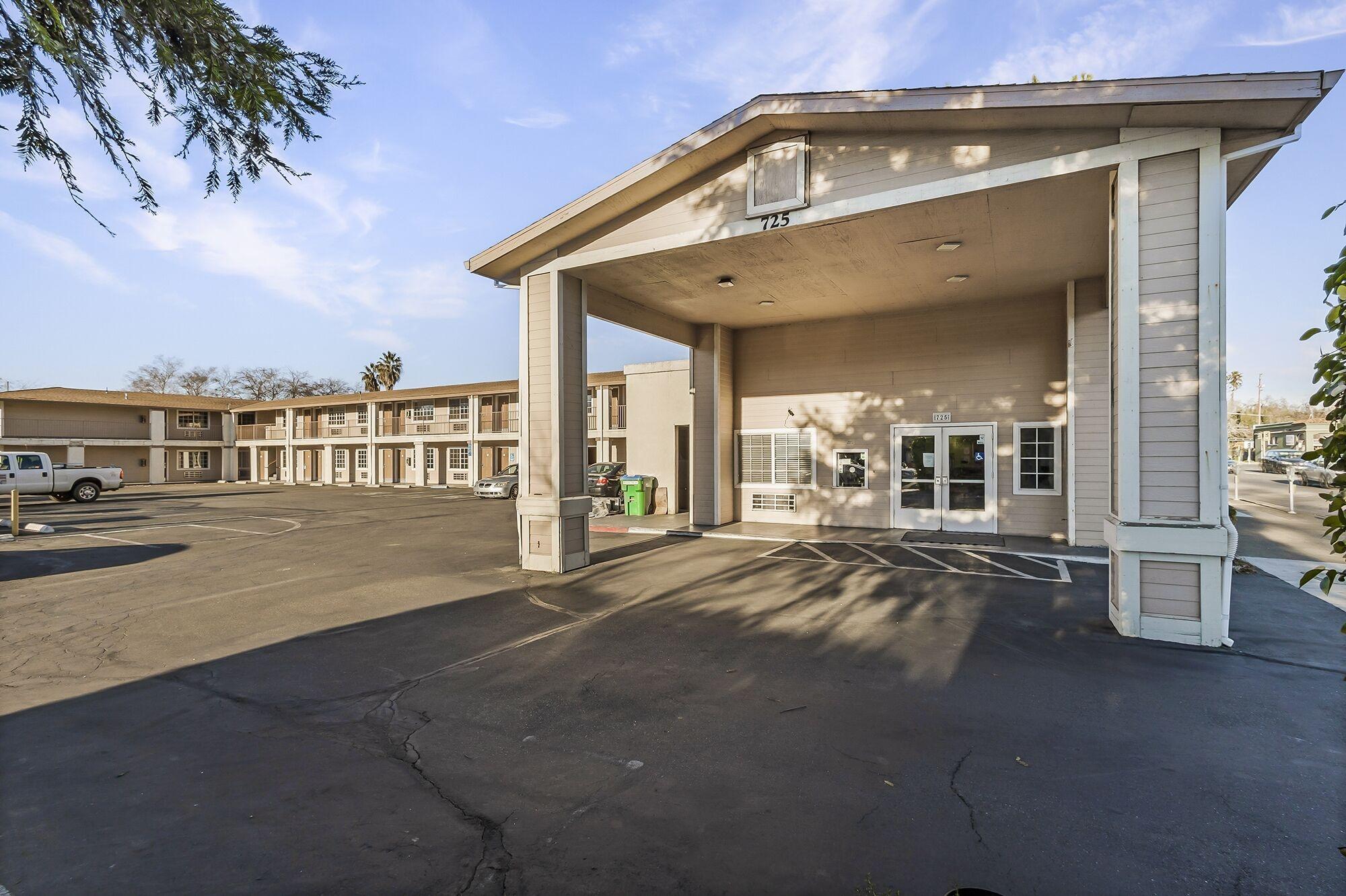Varios Heritage Inn Express Chico