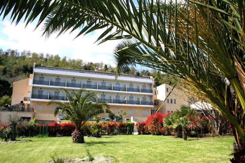 Vista Exterior Alfredo Hotel