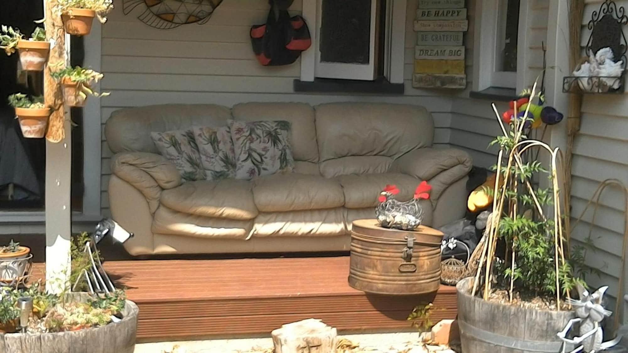 Vista Exterior Barb's Place