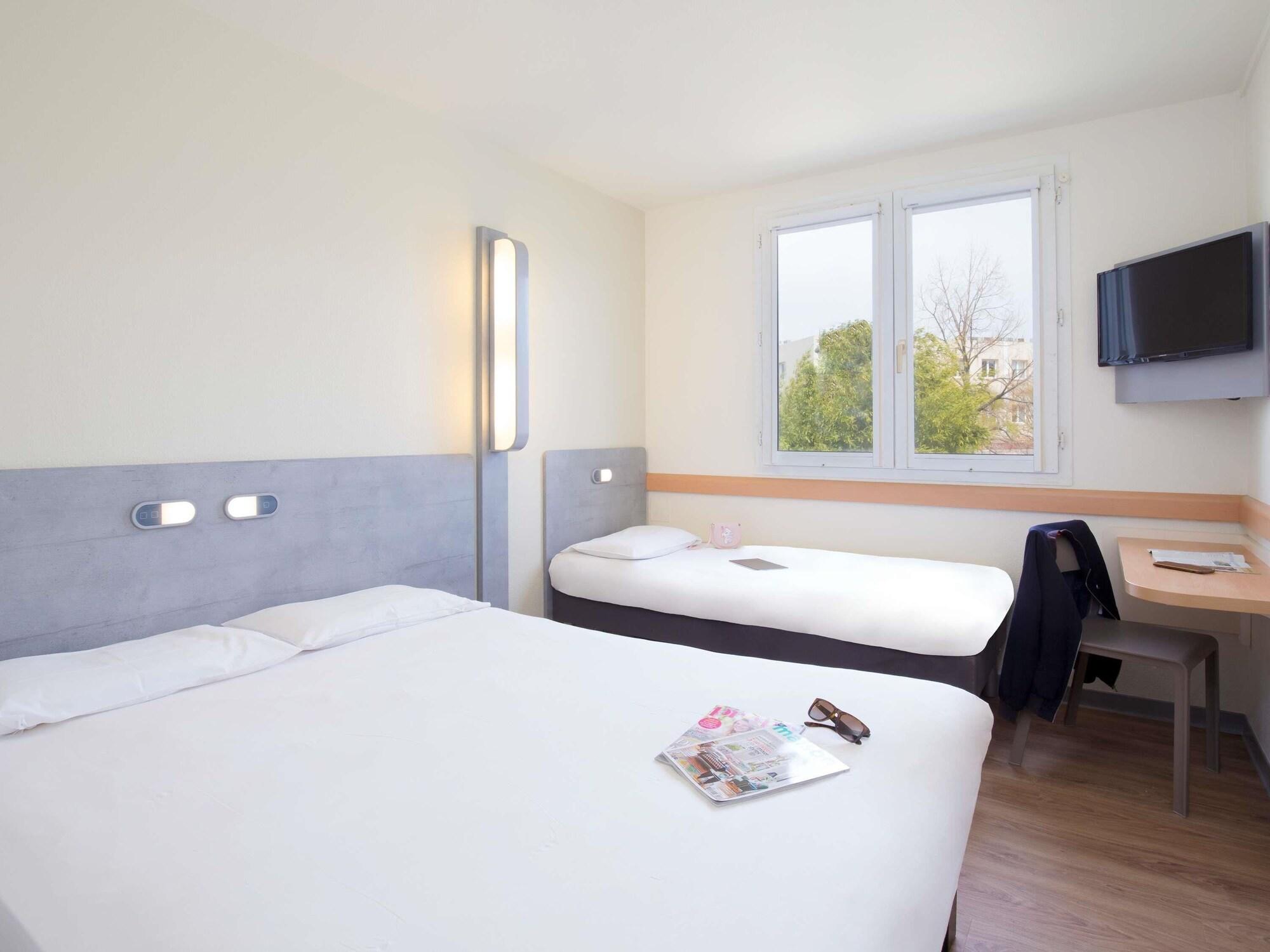 Varios ibis budget Aubagne Les Paluds Agora
