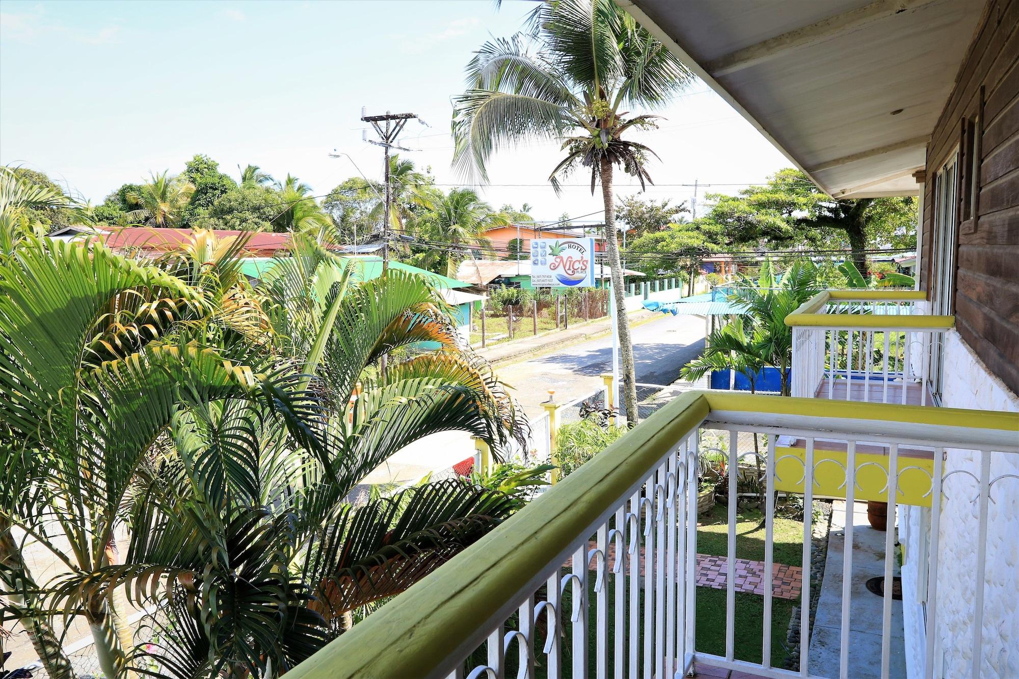 Equipamiento de Habitación Nics Place