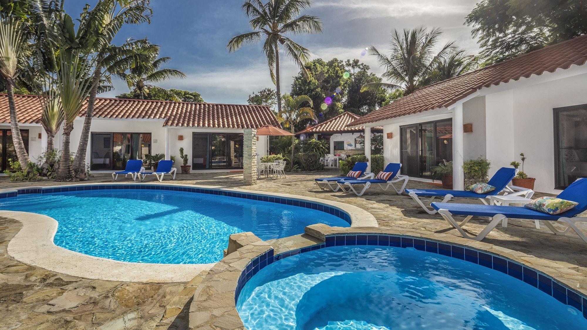 Vista Exterior Garden by the Sea