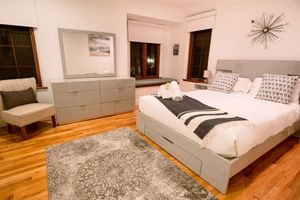 Alquiler Vacacional - 6BR King Bed, Pool with Huge Yard