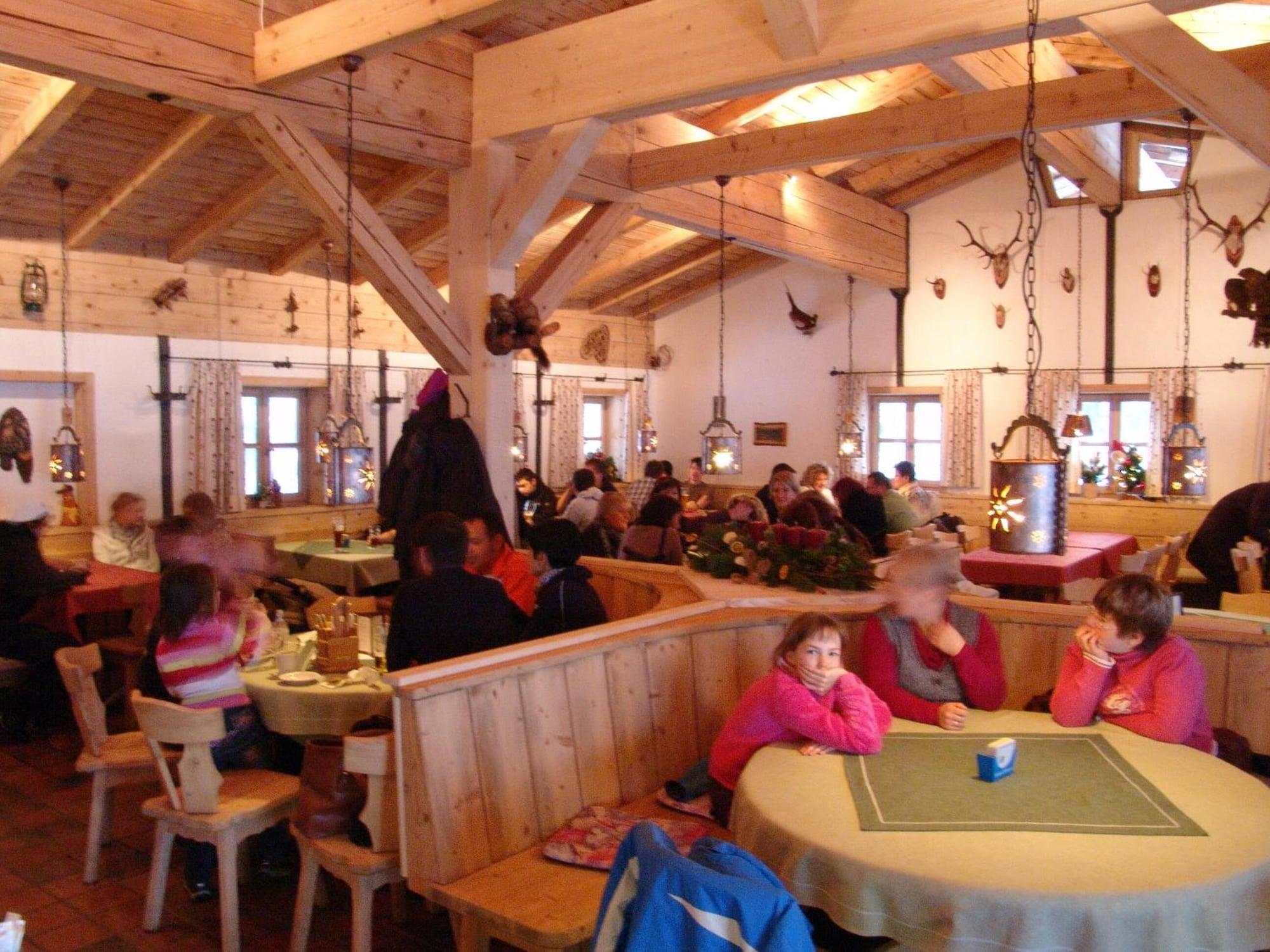 Bar/Salón Alpengasthof Götschenalm