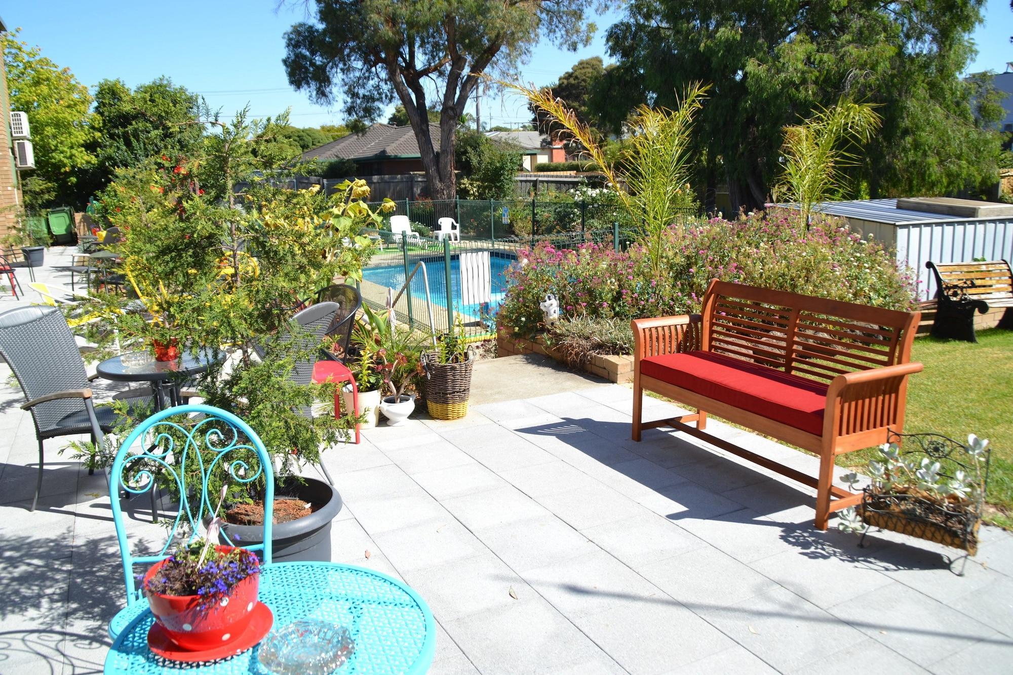 Vista Exterior Parkwood Motel Apartments