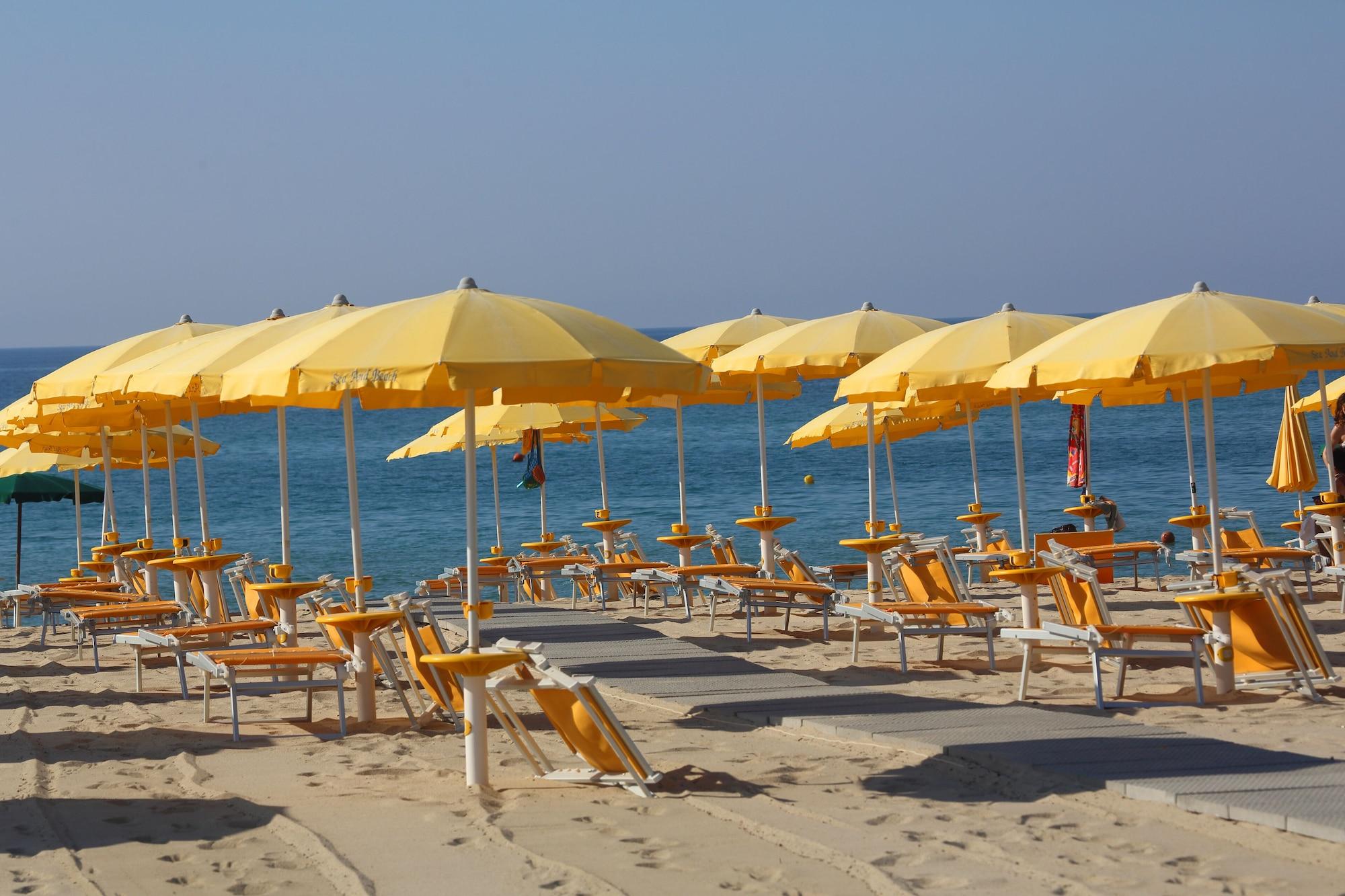Playa Marina del Marchese Beach Resort
