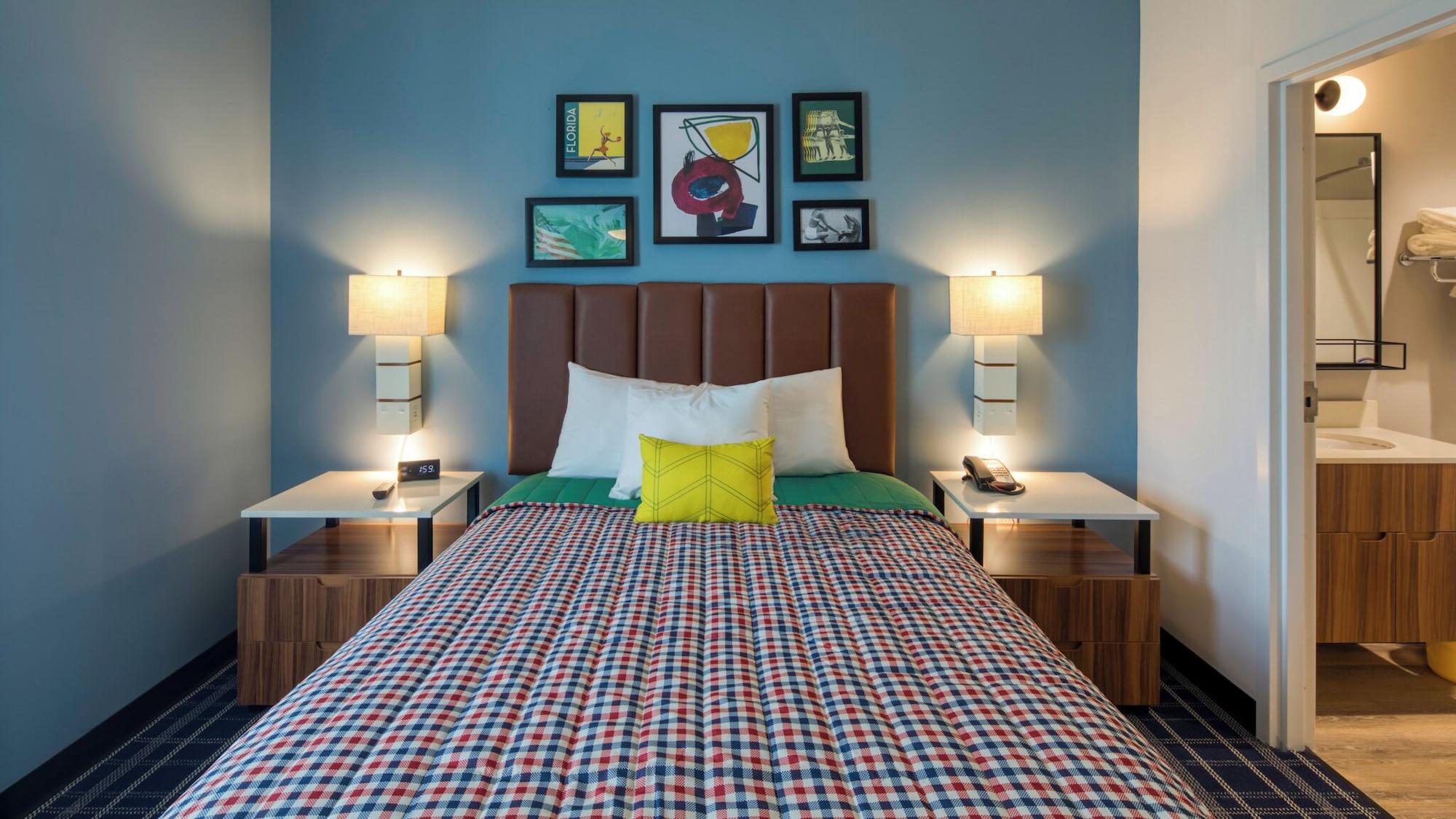 Varios Uptown Suites Extended Stay Denver CO – Westminster
