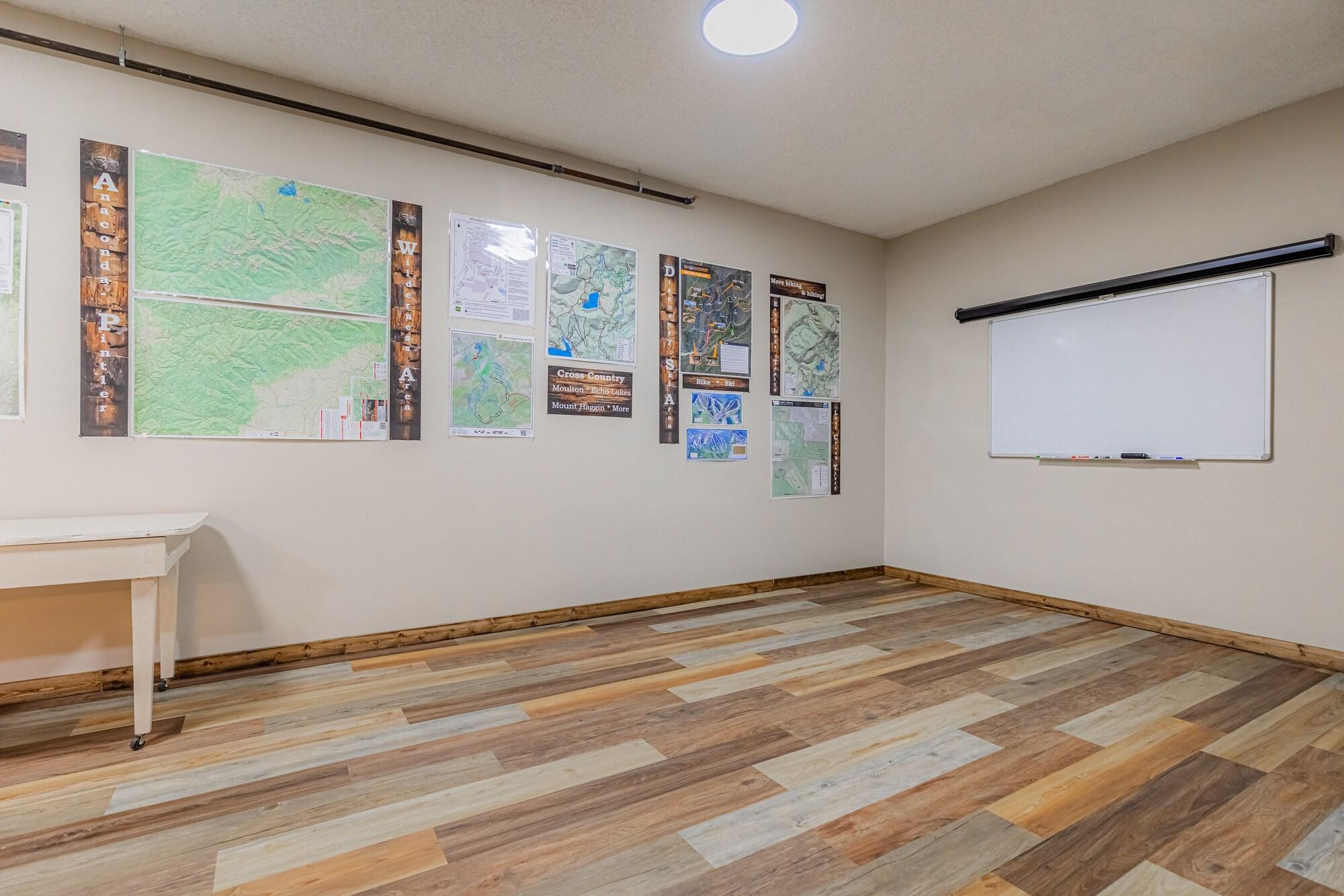 Sala de Reuniones Pintler's Portal Hostel