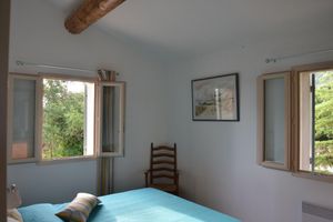 Alquiler Vacacional - In the heart of the Grand LUBERON, a SWIMMING POOL, CALMNESS