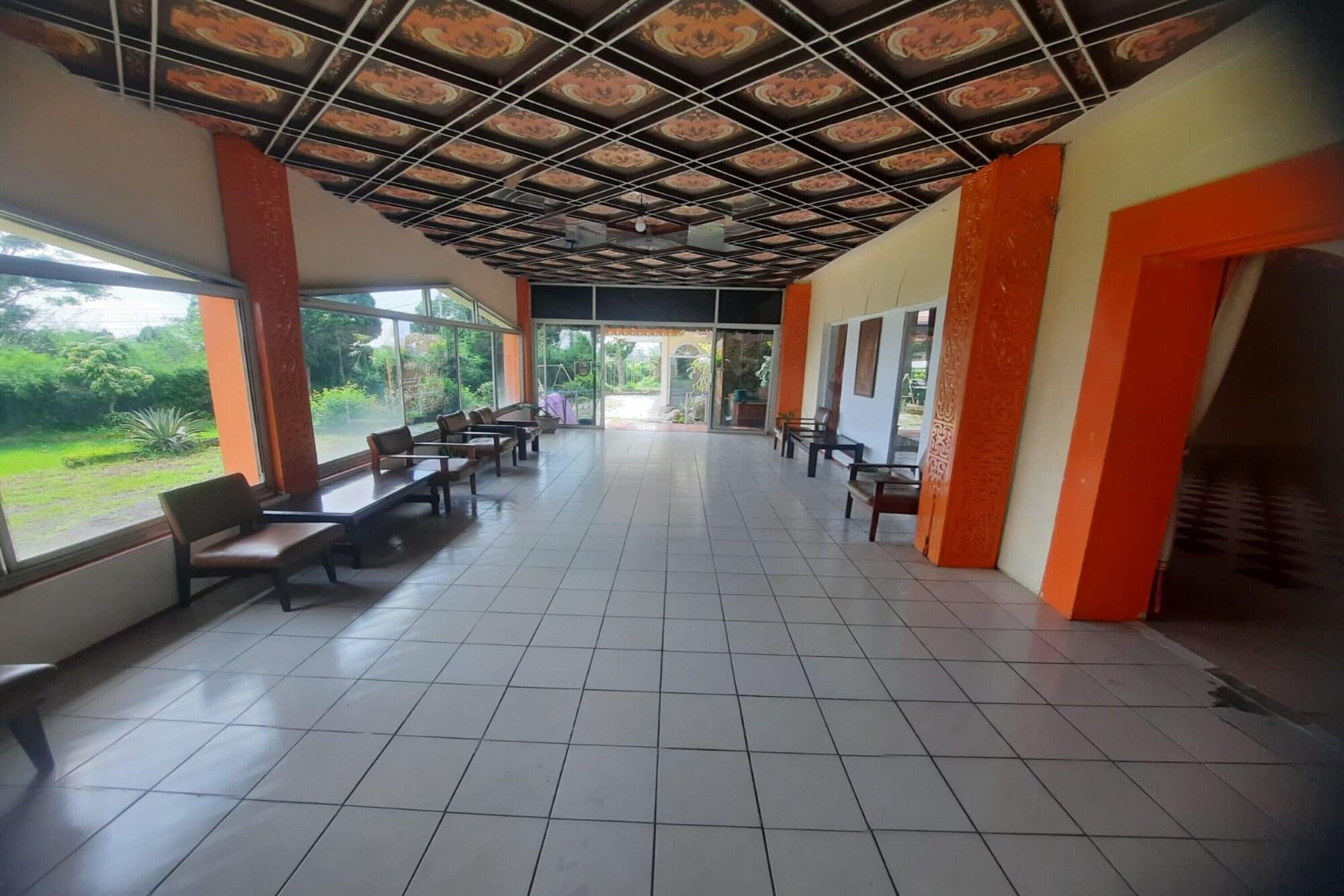 Vista Lobby Capital O 93733 Hotel Linggarjati Kuningan