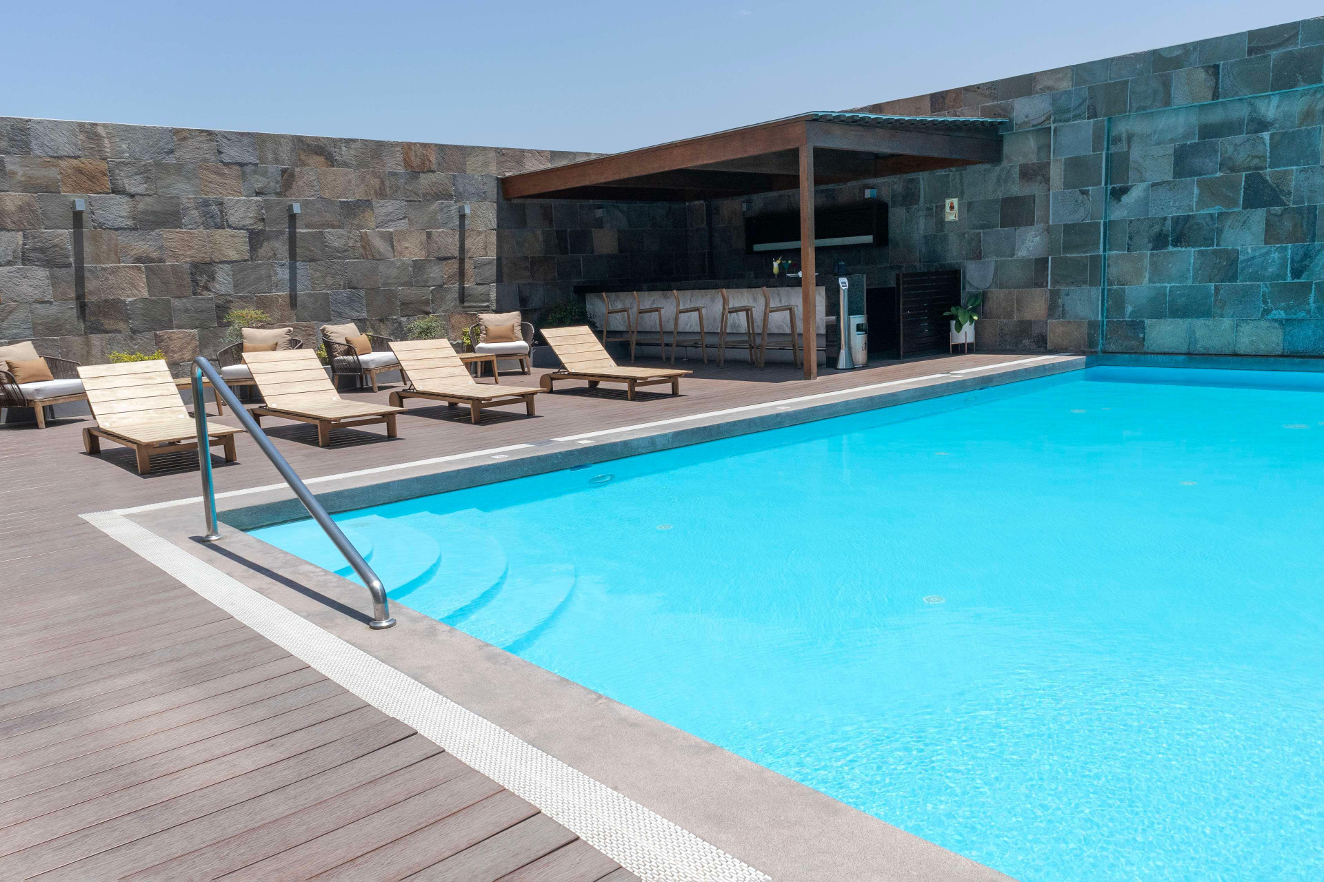 Vista Piscina DoubleTree by Hilton Trujillo