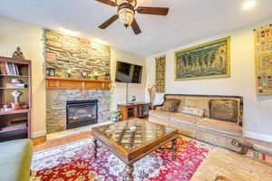 Alquiler Vacacional - 3 Mi to Carowinds: Retreat w/ On-site Fishing