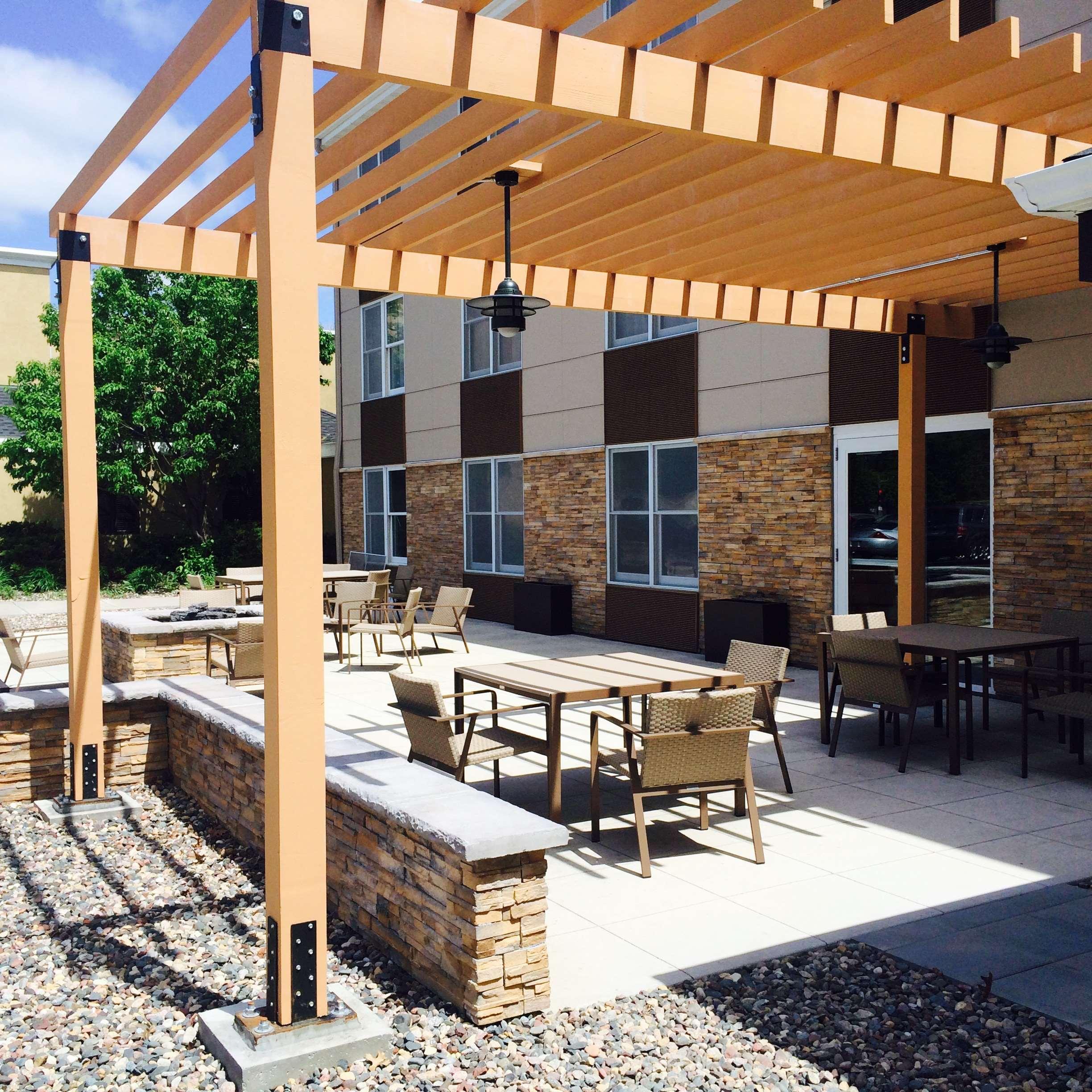 Vista Exterior Country Inn & Suites by Radisson, Minneapolis West, MN
