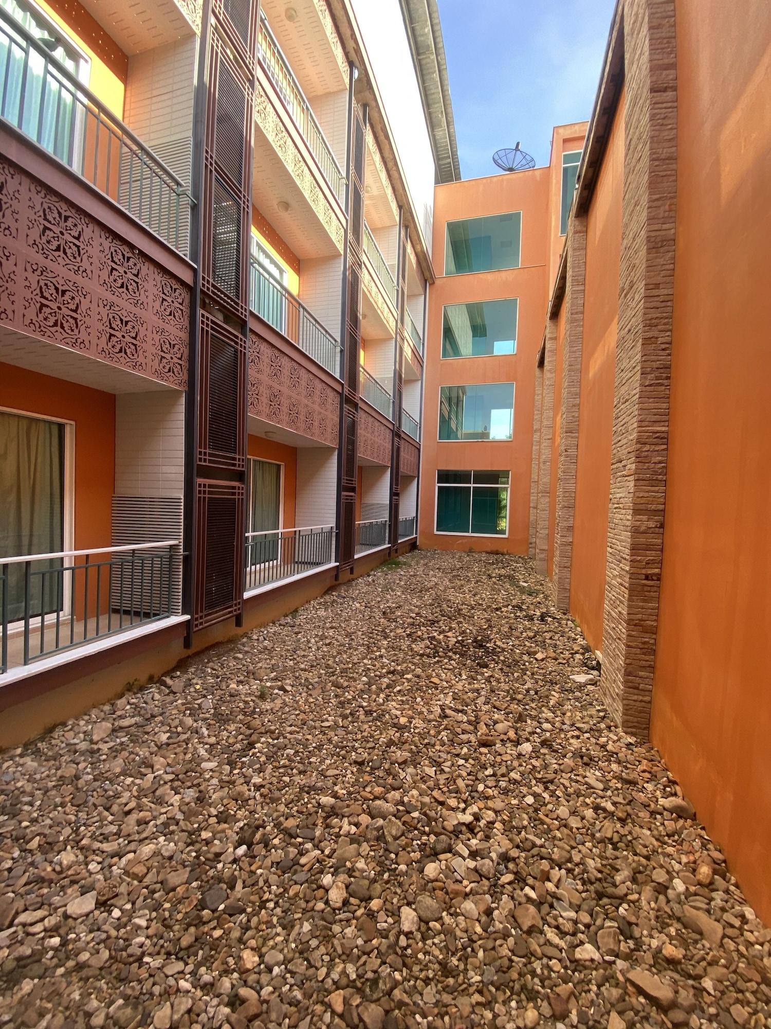 Vista Exterior Chawlada Hotel