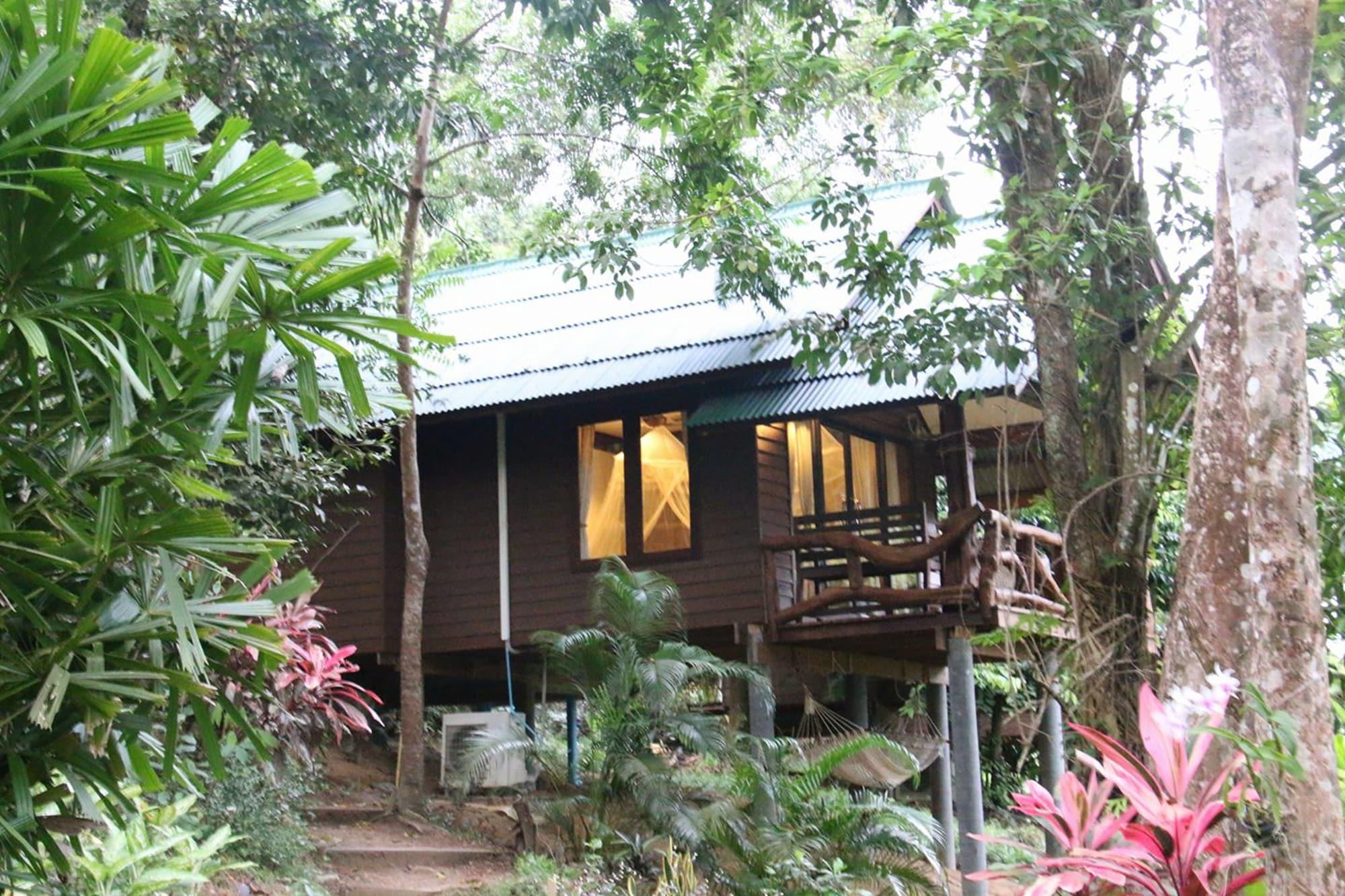 Varios Tha Khao Bay View