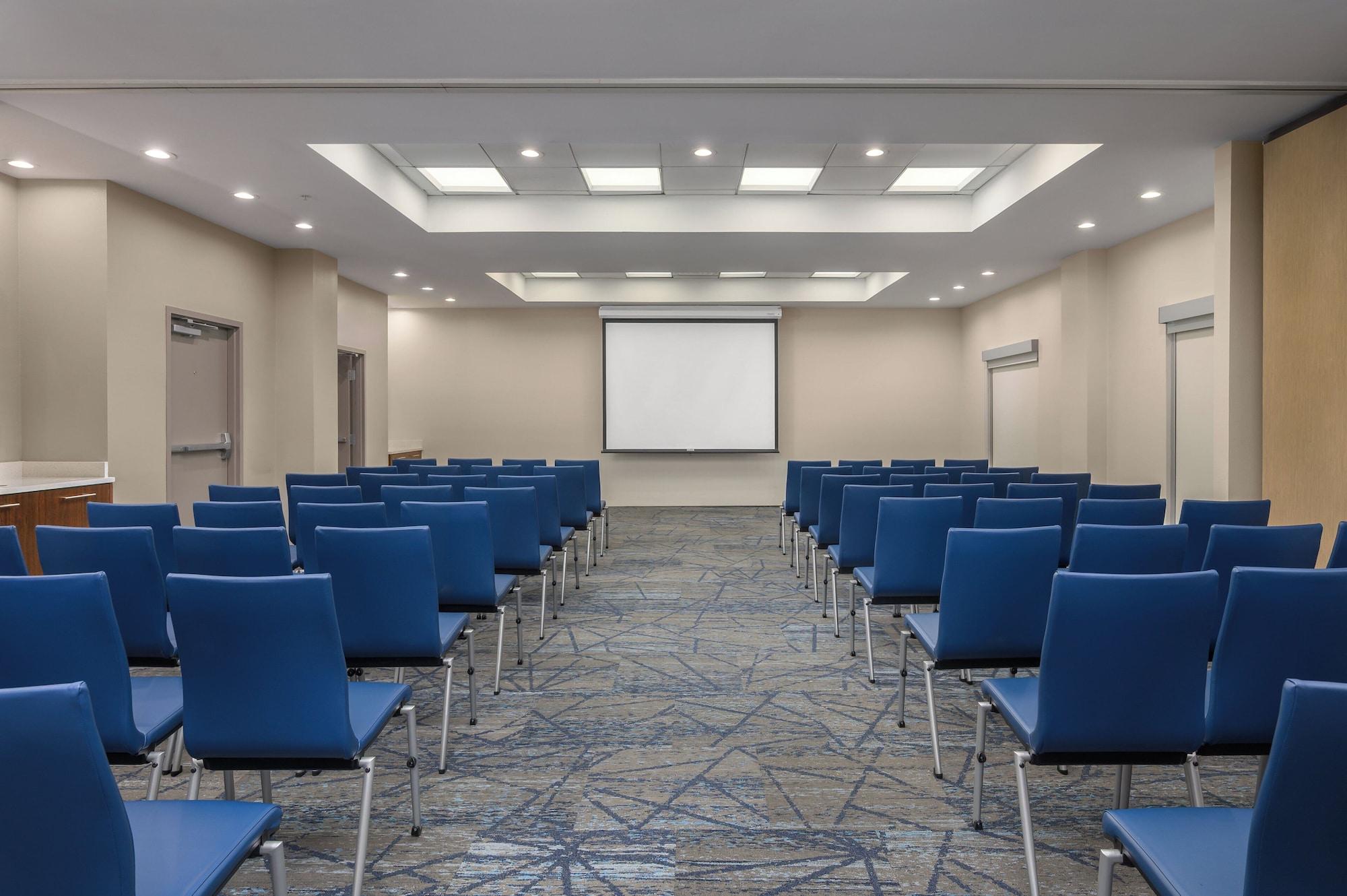 Sala de Reuniones Holiday Inn Express & Suites Kendall by IHG