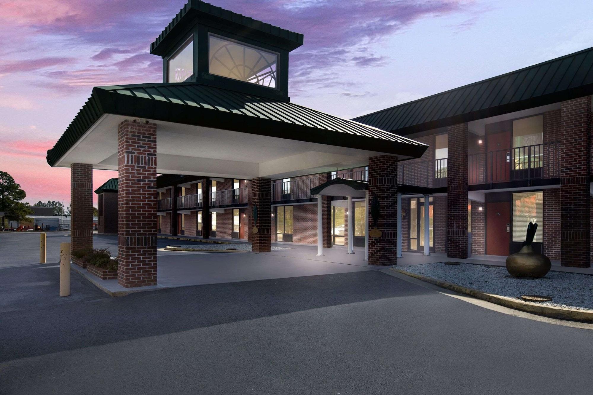 Vista Exterior Quality Inn and Suites Vidalia