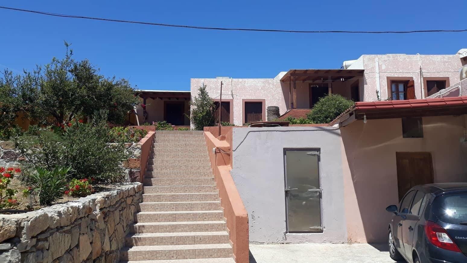 Vista Exterior Ambeles Apartments