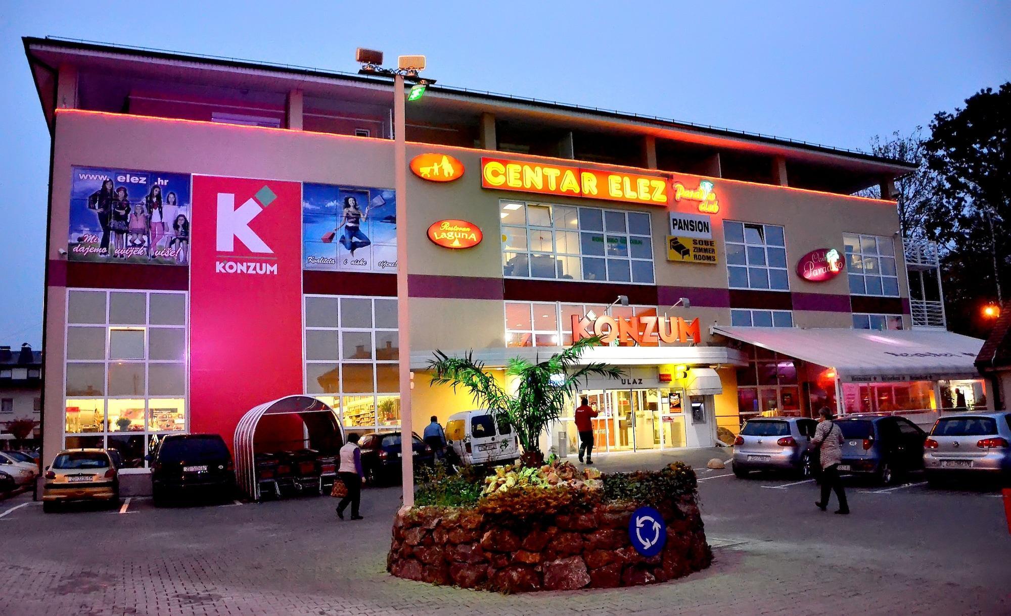 Vista Exterior Rooms Elez