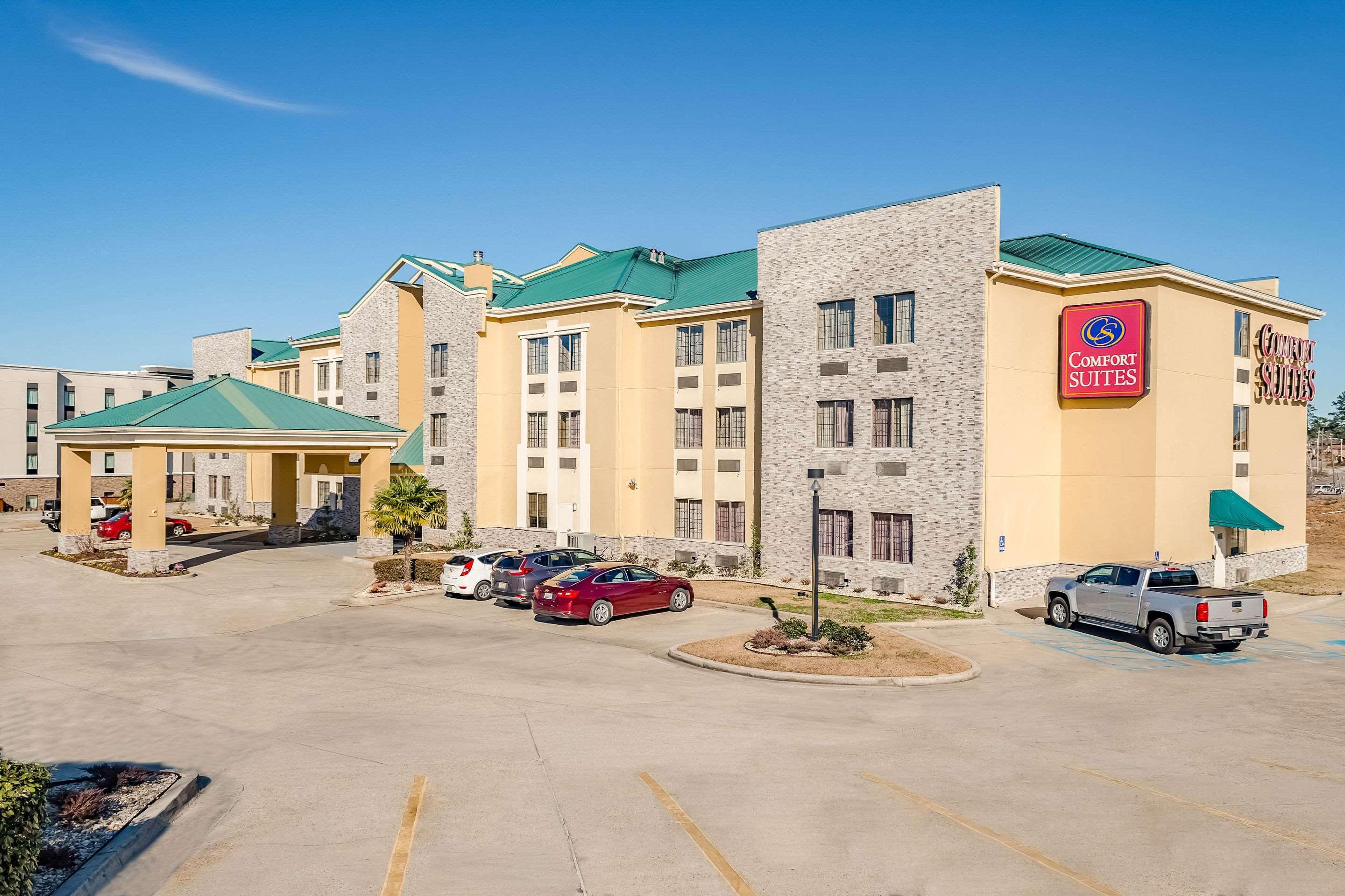 Vista Exterior Comfort Suites Hattiesburg