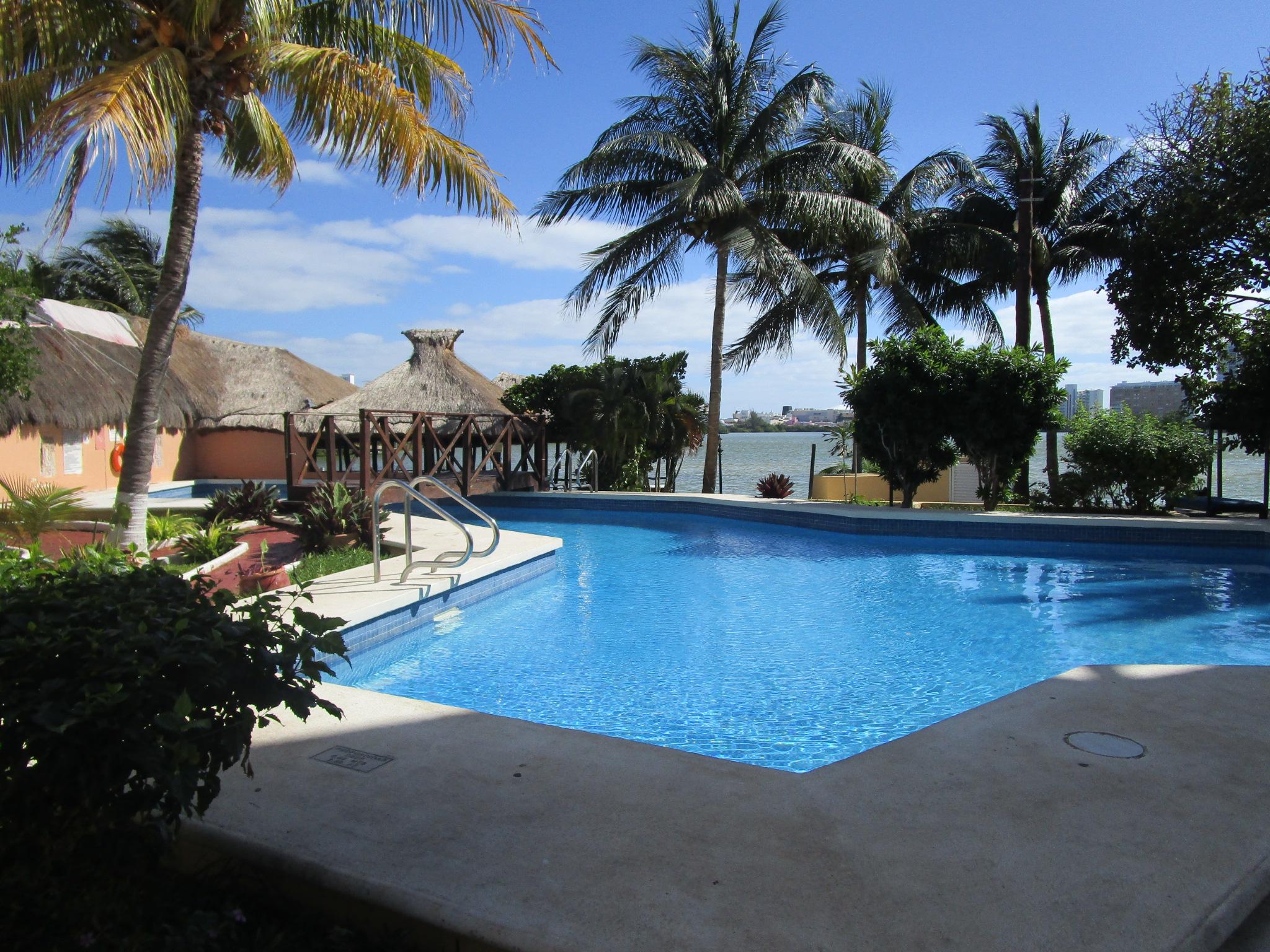 Vista Piscina Hotel Imperial Laguna Faranda Cancún