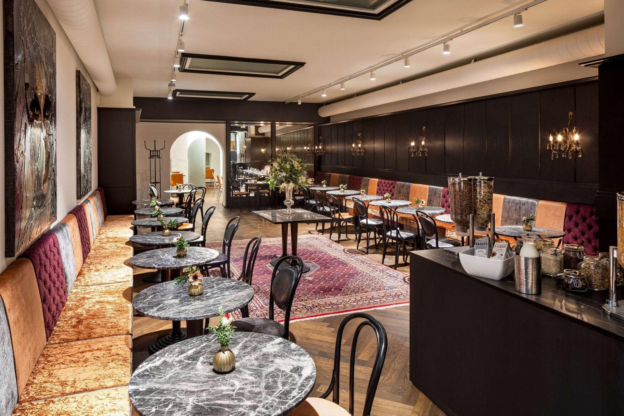 Restaurant Amedia Plaza Wels, Trademark Collection by Wyndham