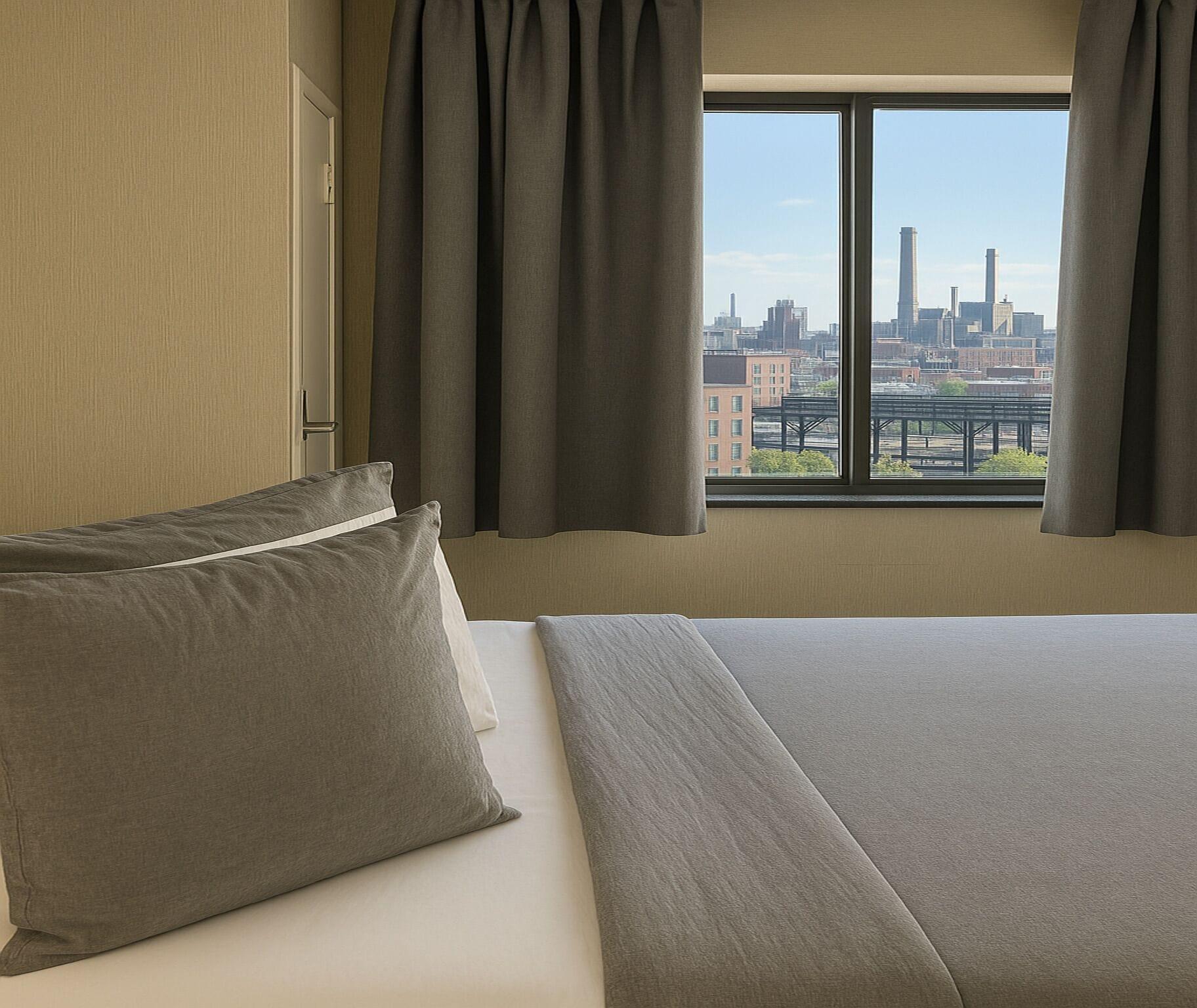 Varios Hotel Pergola JFK Airport