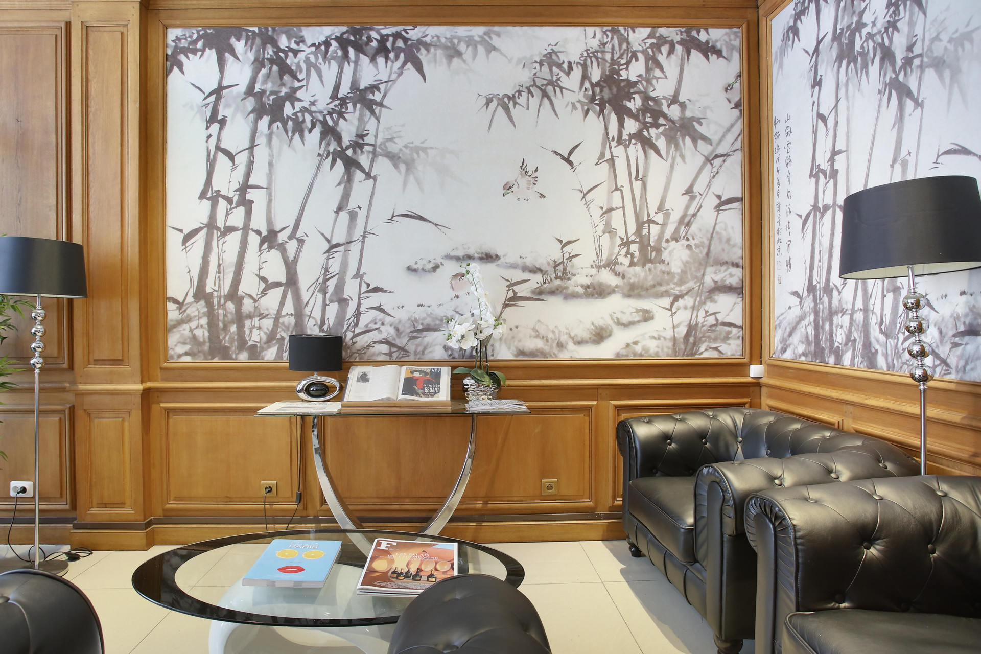 Vista Lobby Lautrec Opera