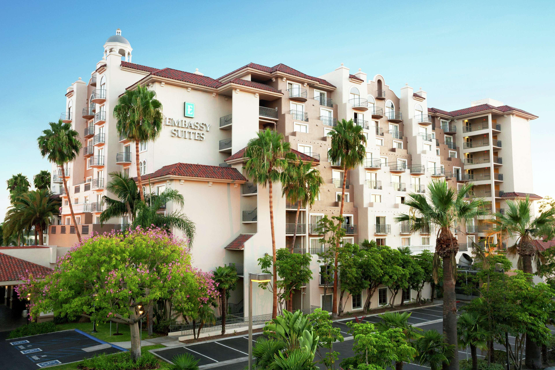 Vista Exterior Embassy Suites by Hilton Santa Ana Orange County Airport