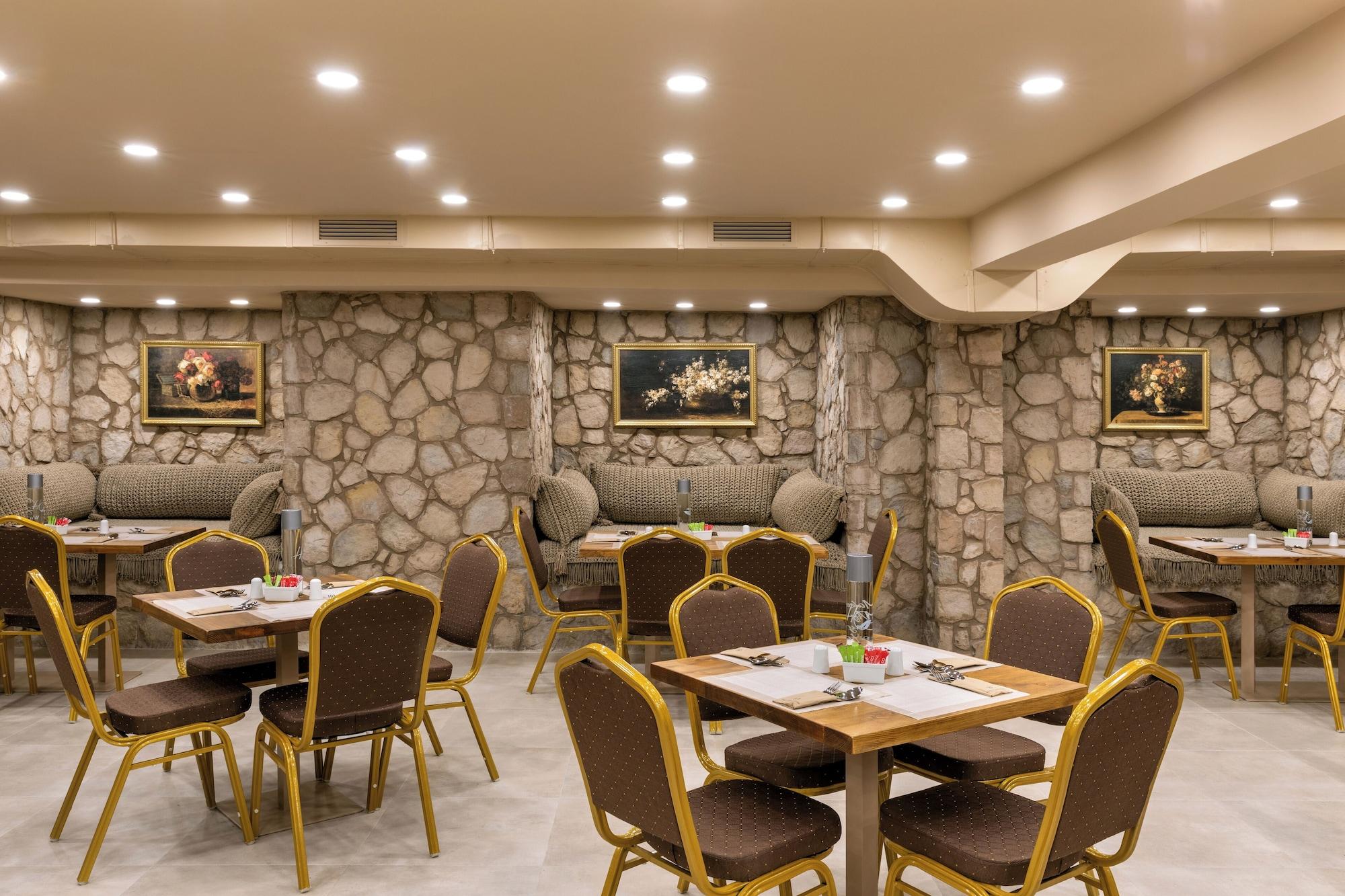 Restaurant Athens Manor Houses Suites Apartments
