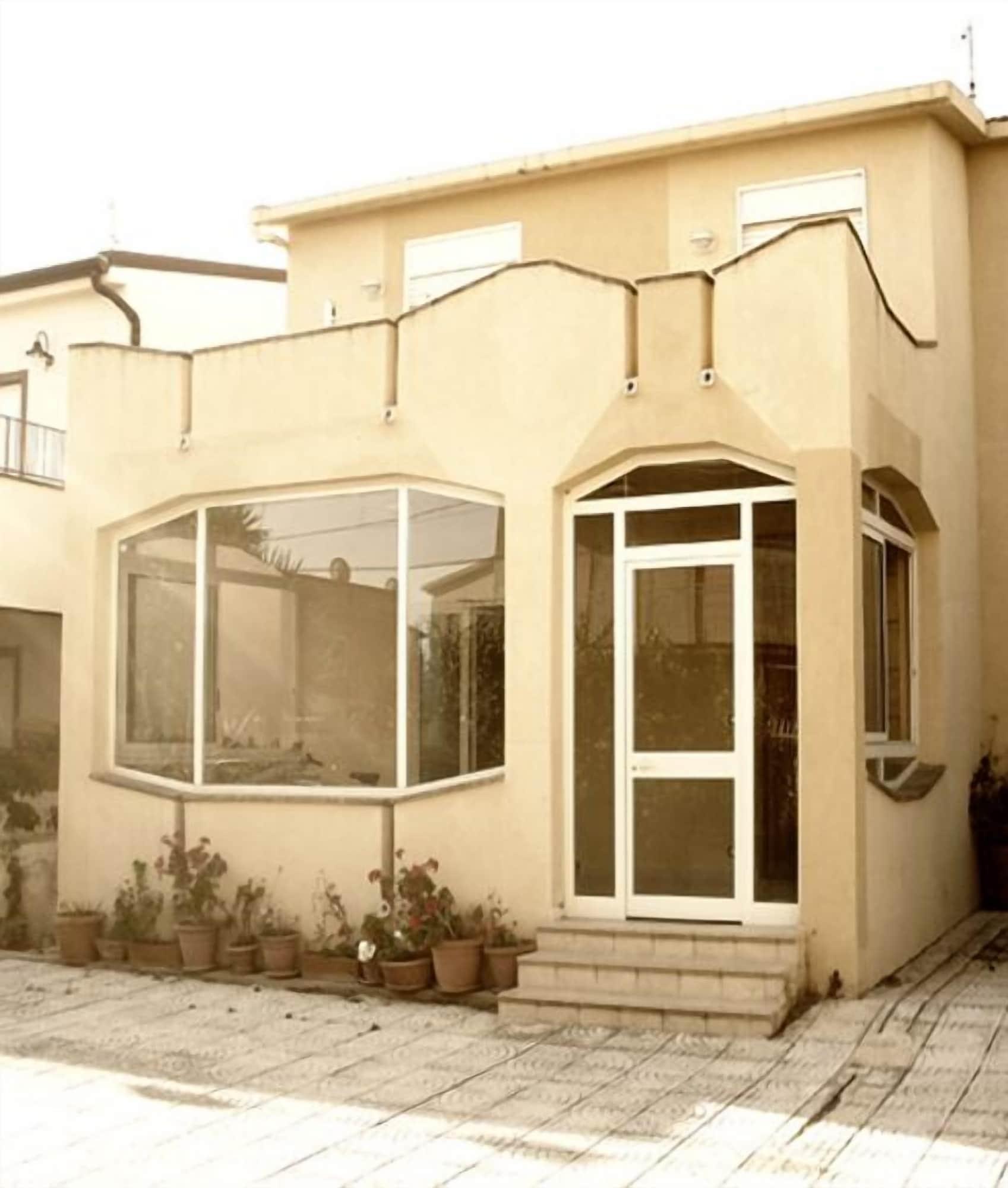 Varios Villa Amico B&B