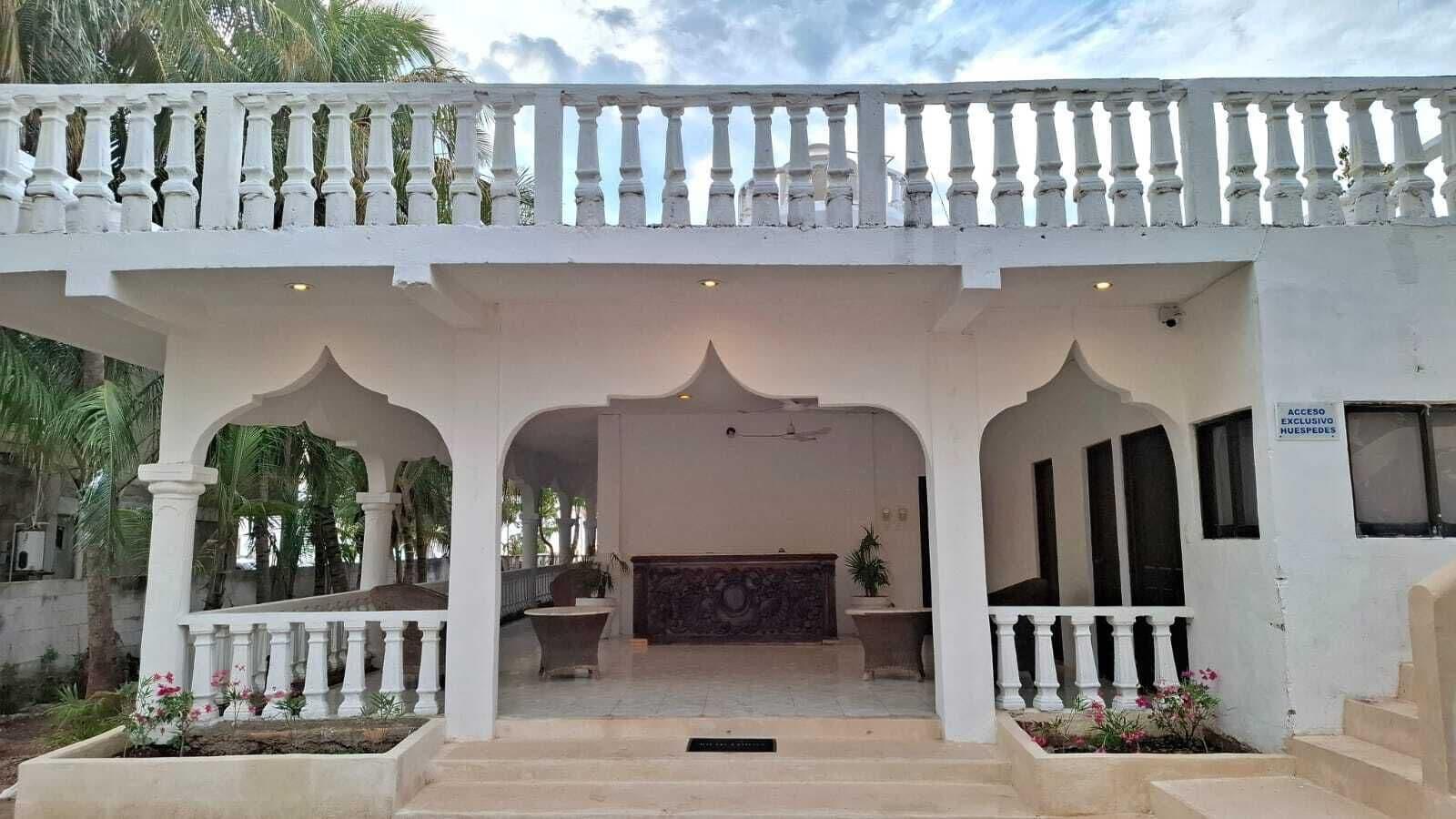 Vista Exterior Casa del viento celestun