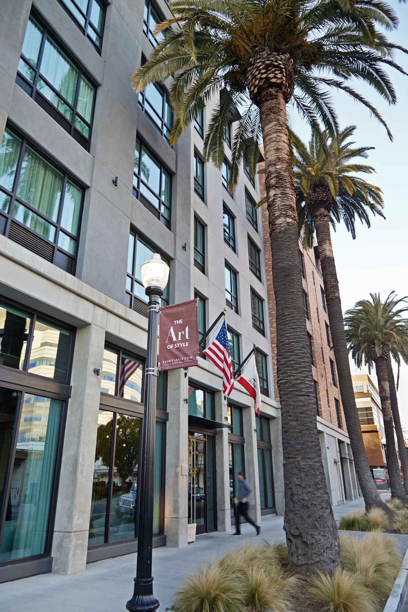 Vista Exterior The Fort Sutter Sacramento, Tapestry Collection by Hilton