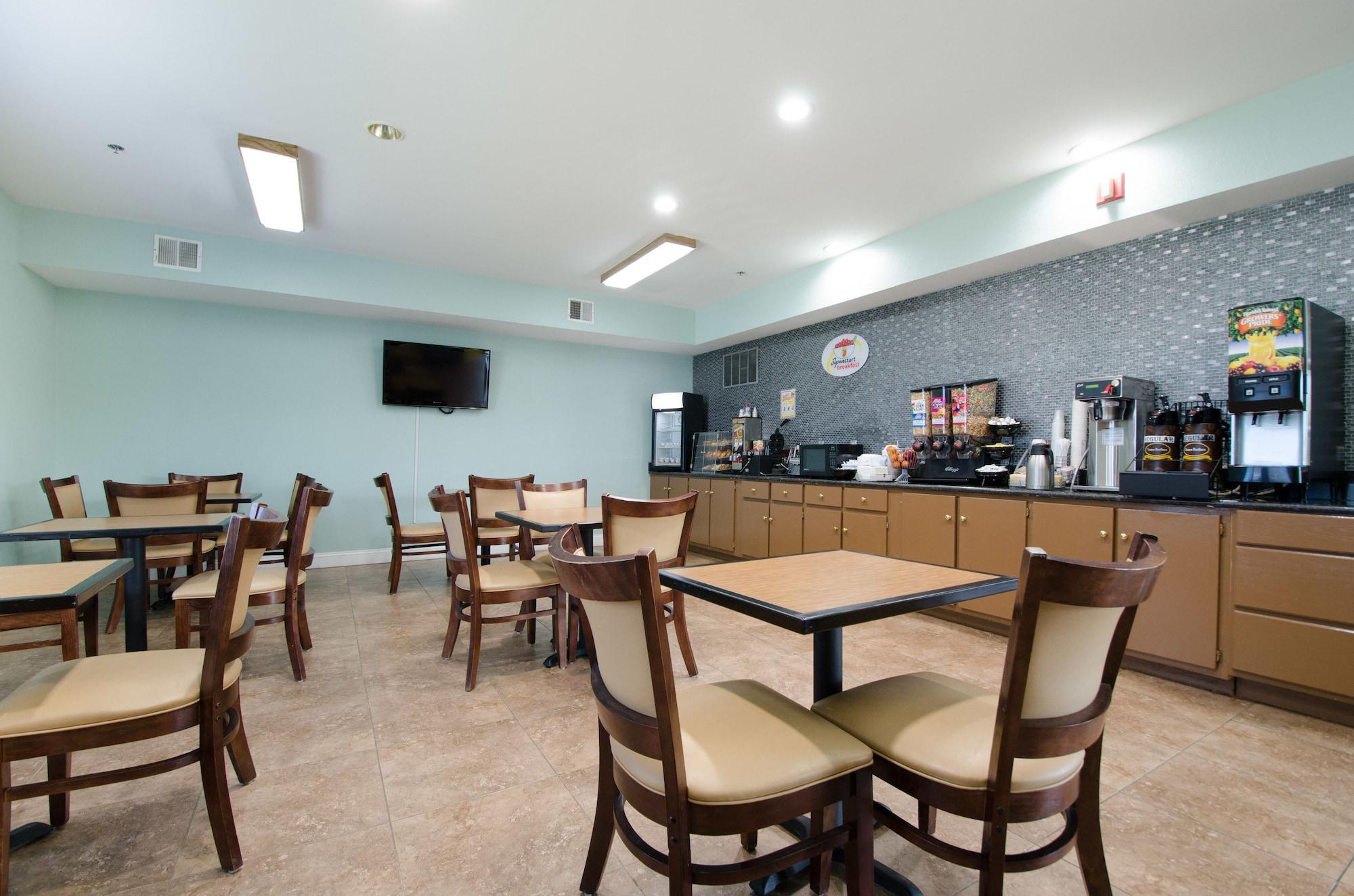 Restaurant Super 8 by Wyndham Hull Street Midlothian / Richmond Area