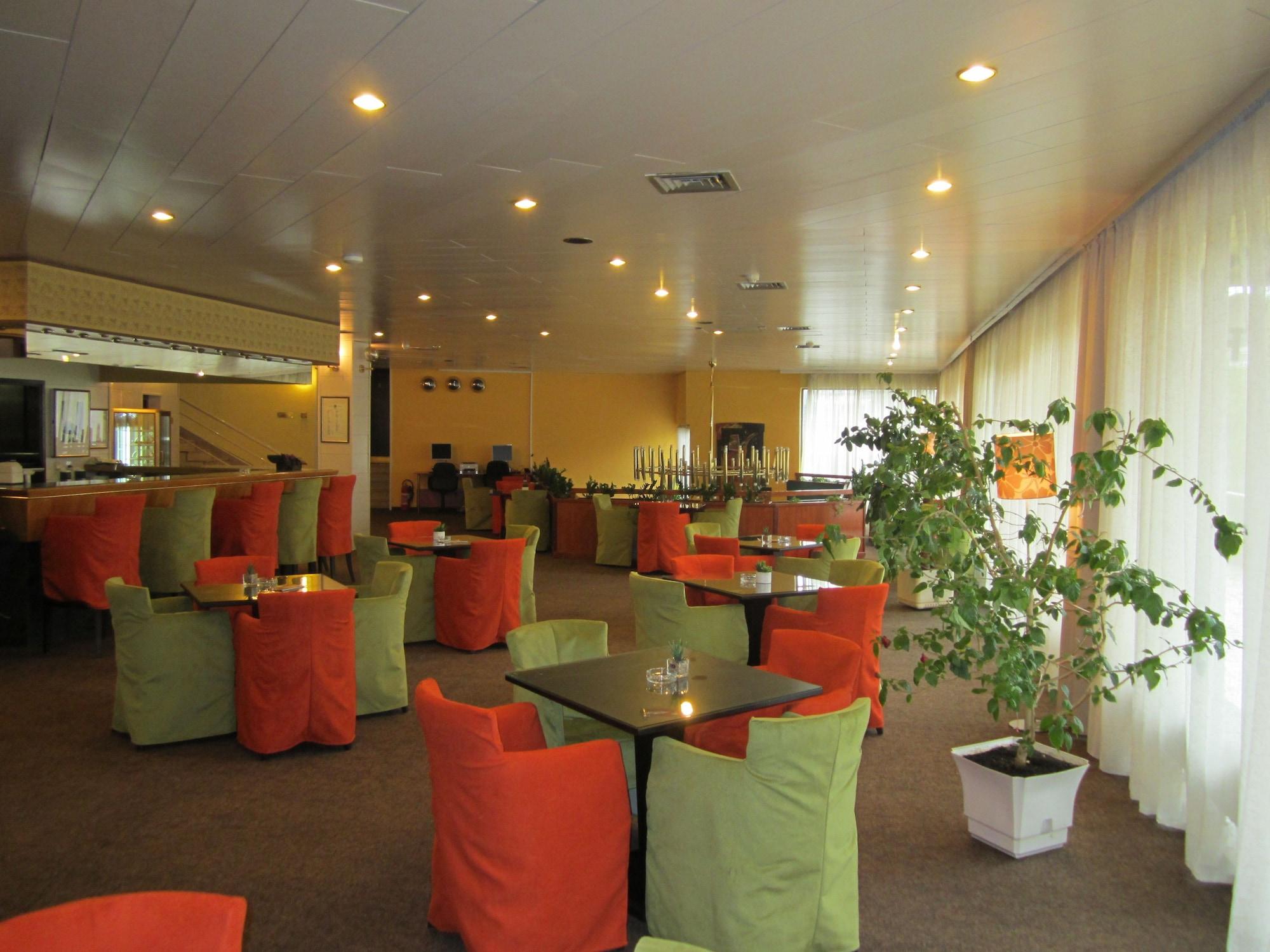 Vista Lobby Hotel Grand