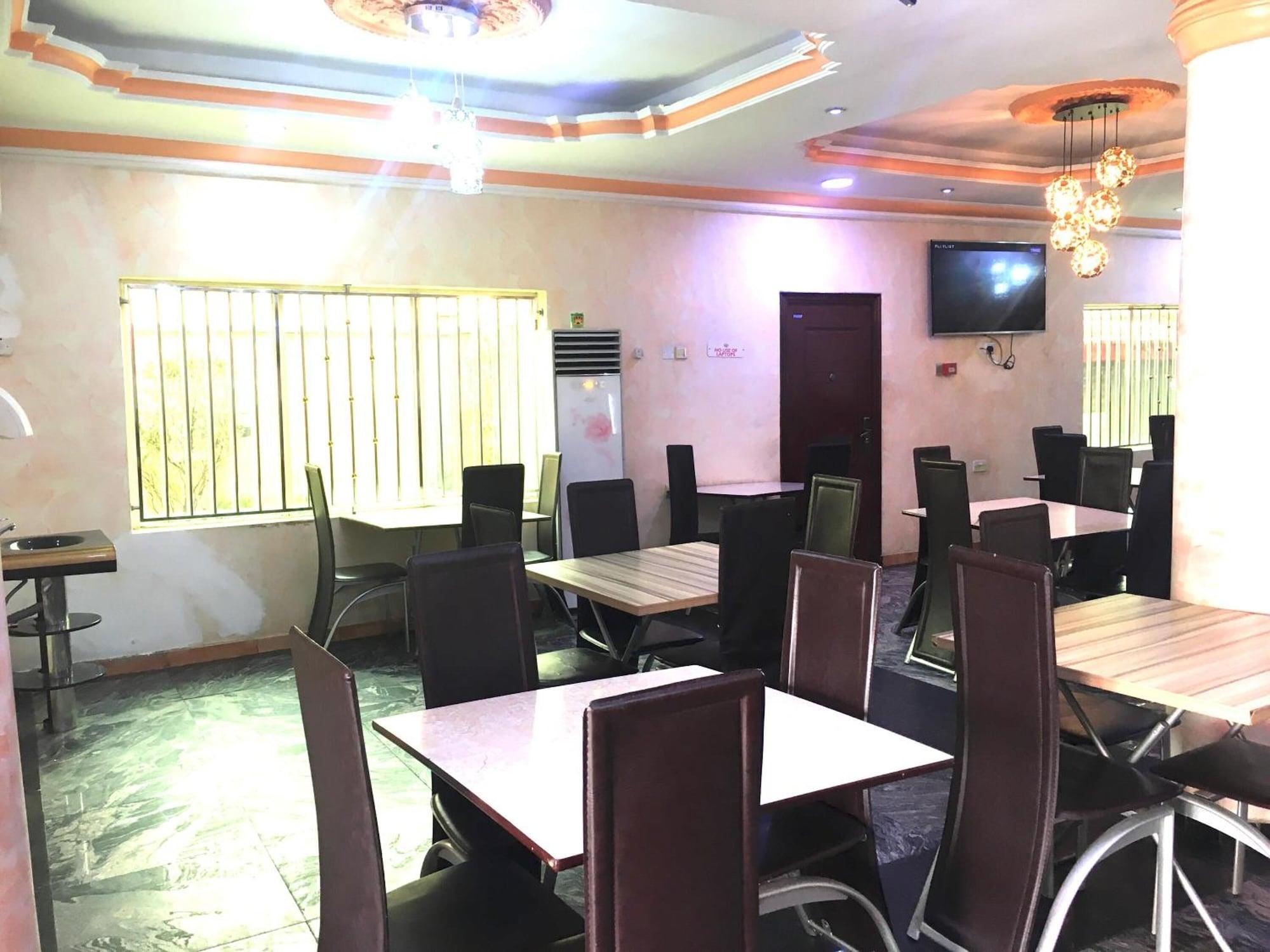 Restaurant Sweet Savor Hotels & Suites