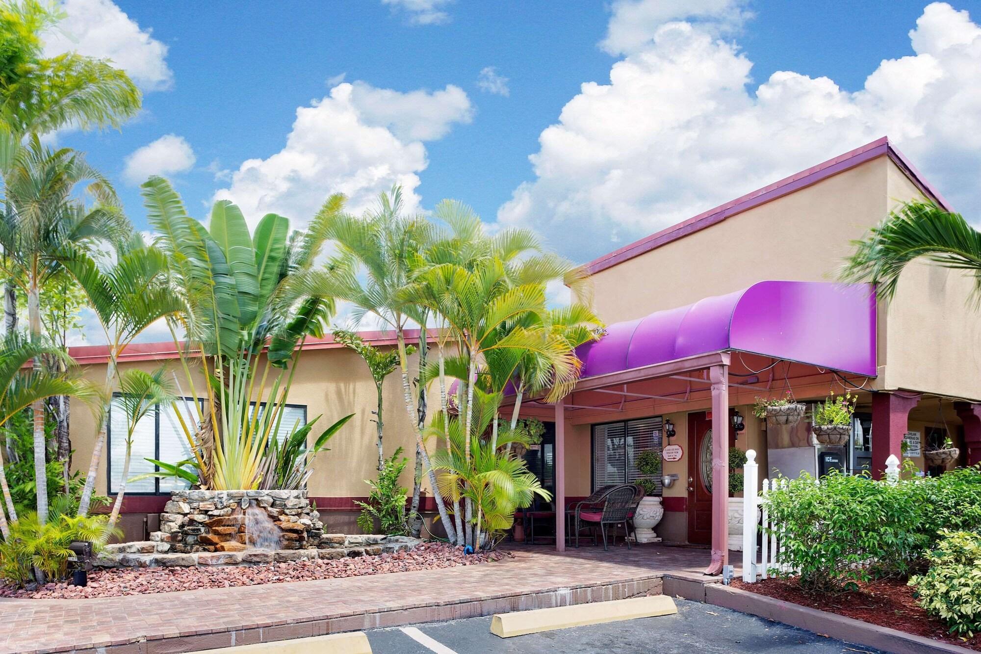 Varios Knights Inn Port Charlotte