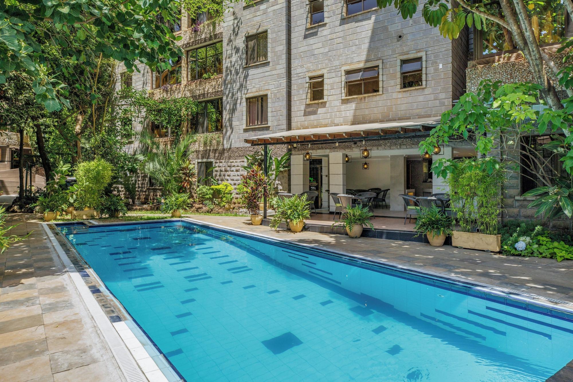 Vista Piscina Kates Apartments