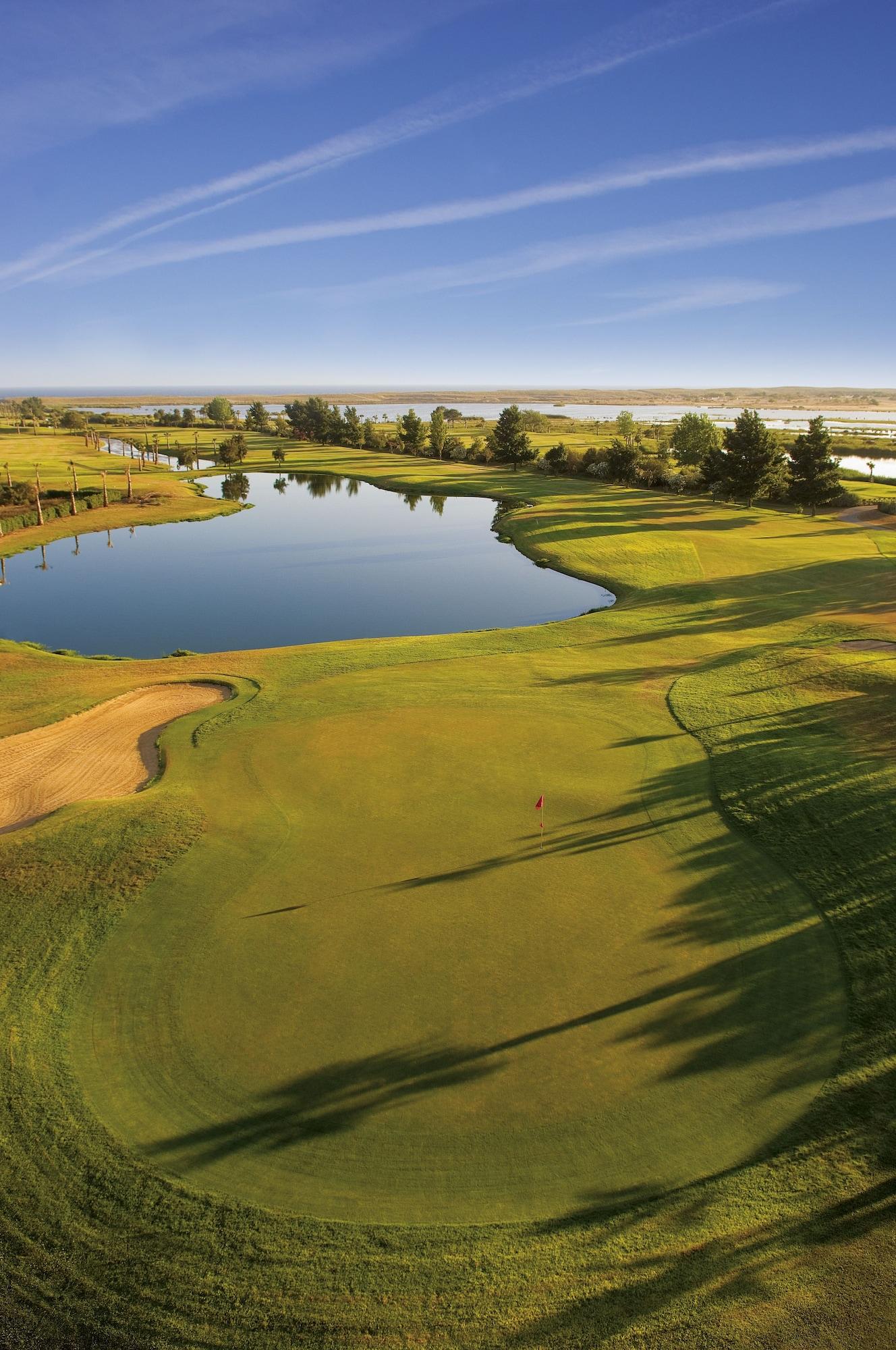 Campo de Golf Wine & Books by the Sea, Algarve Resort
