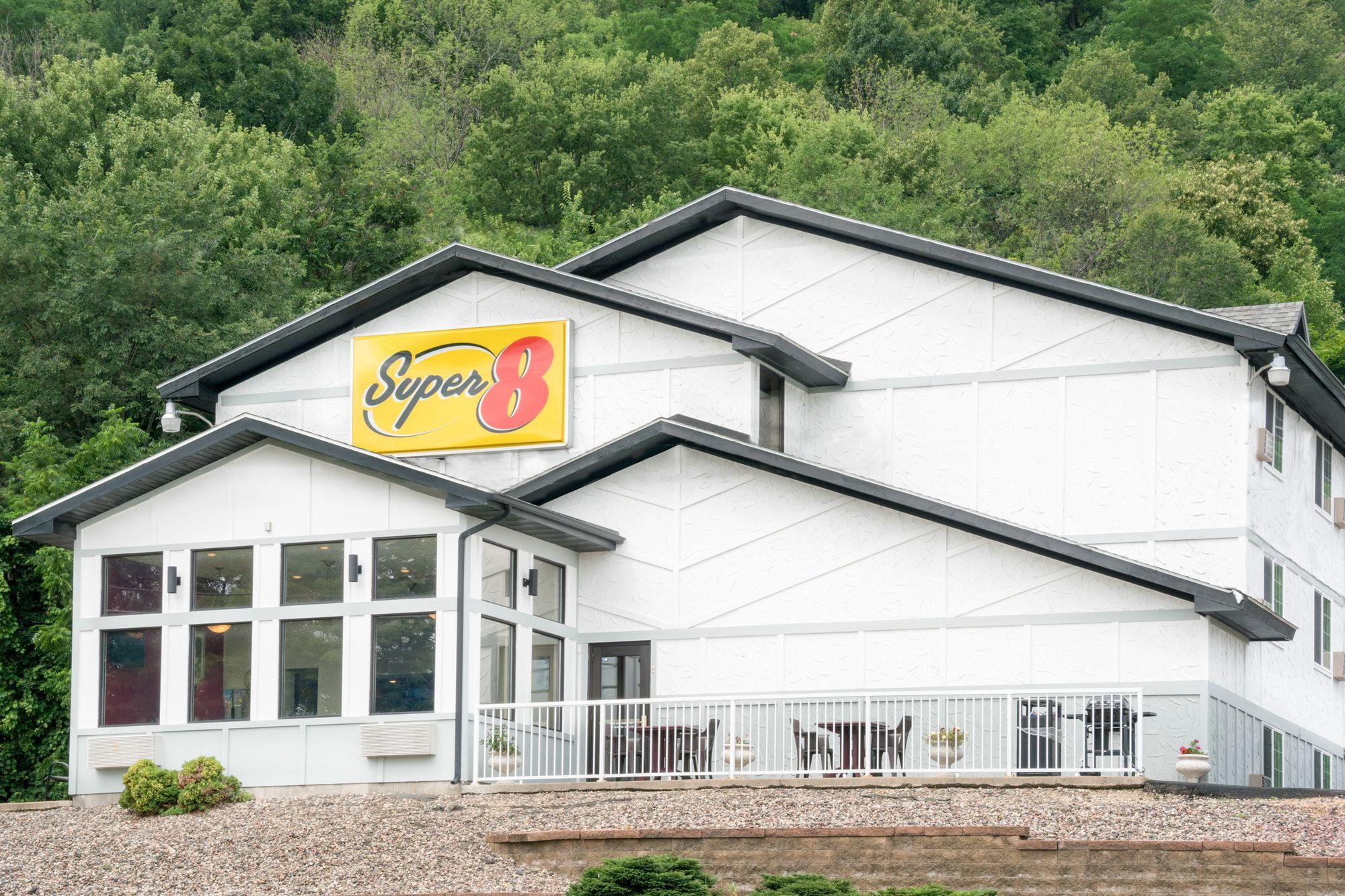 Varios Super 8 By Wyndham Winona Mn