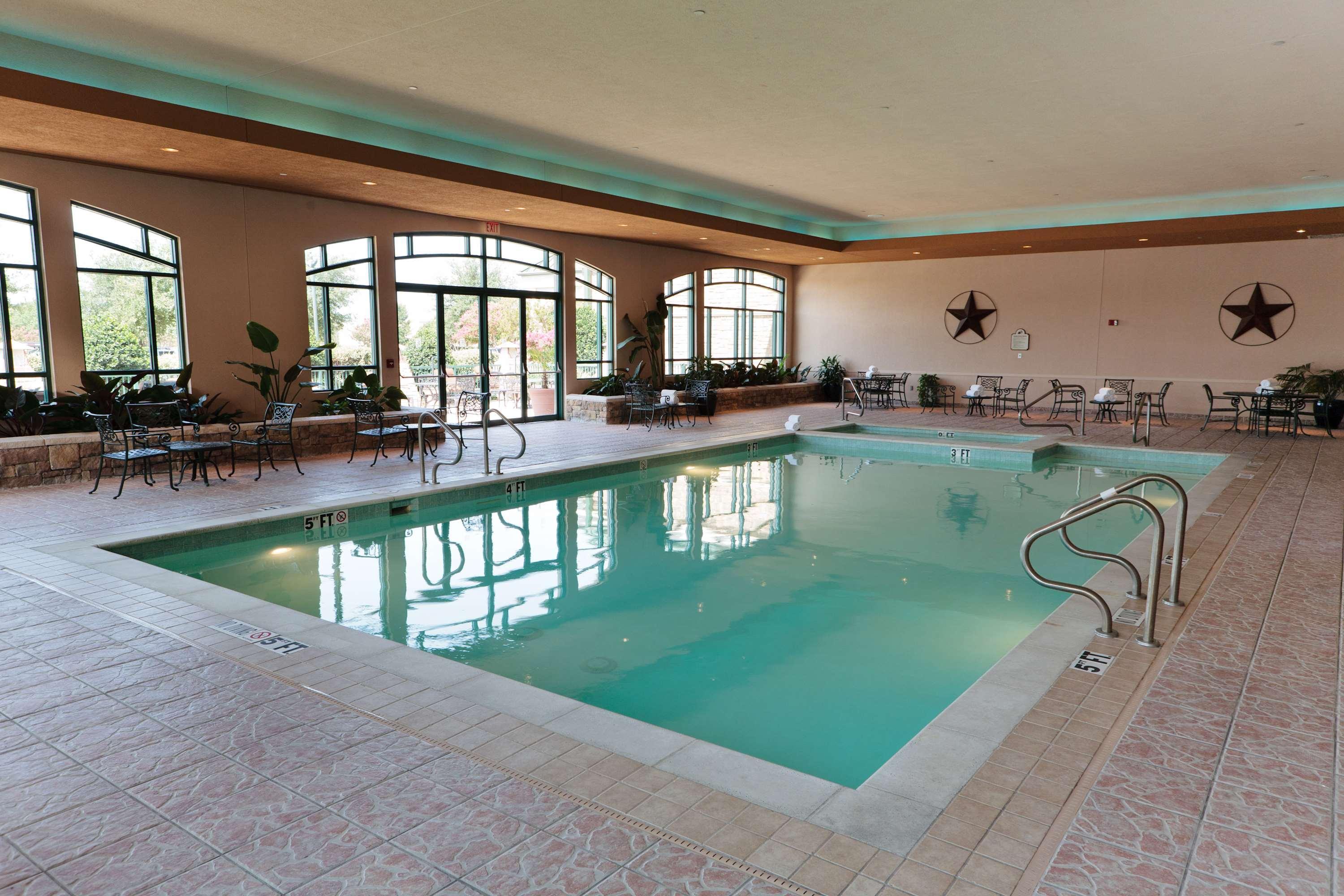 Vista Piscina Embassy Suites by Hilton Dallas DFW Airport North