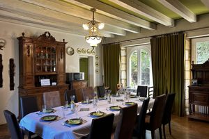 Alquiler Vacacional - Magnificent Villa on 50 ha overlooking the medieval city of Domme
