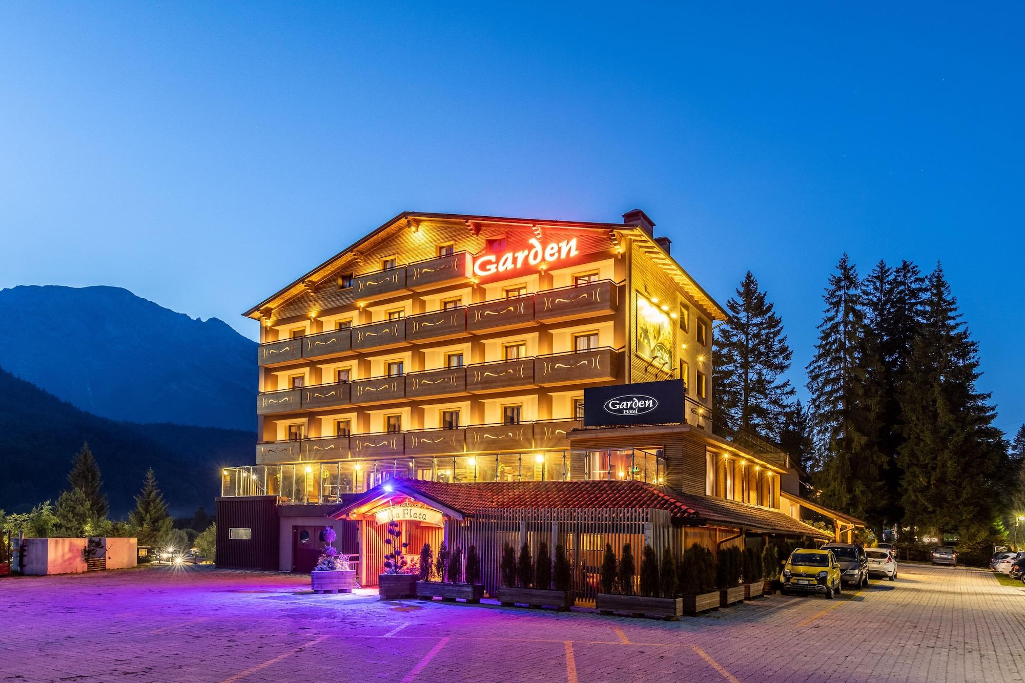 Vista Exterior Hotel Garden