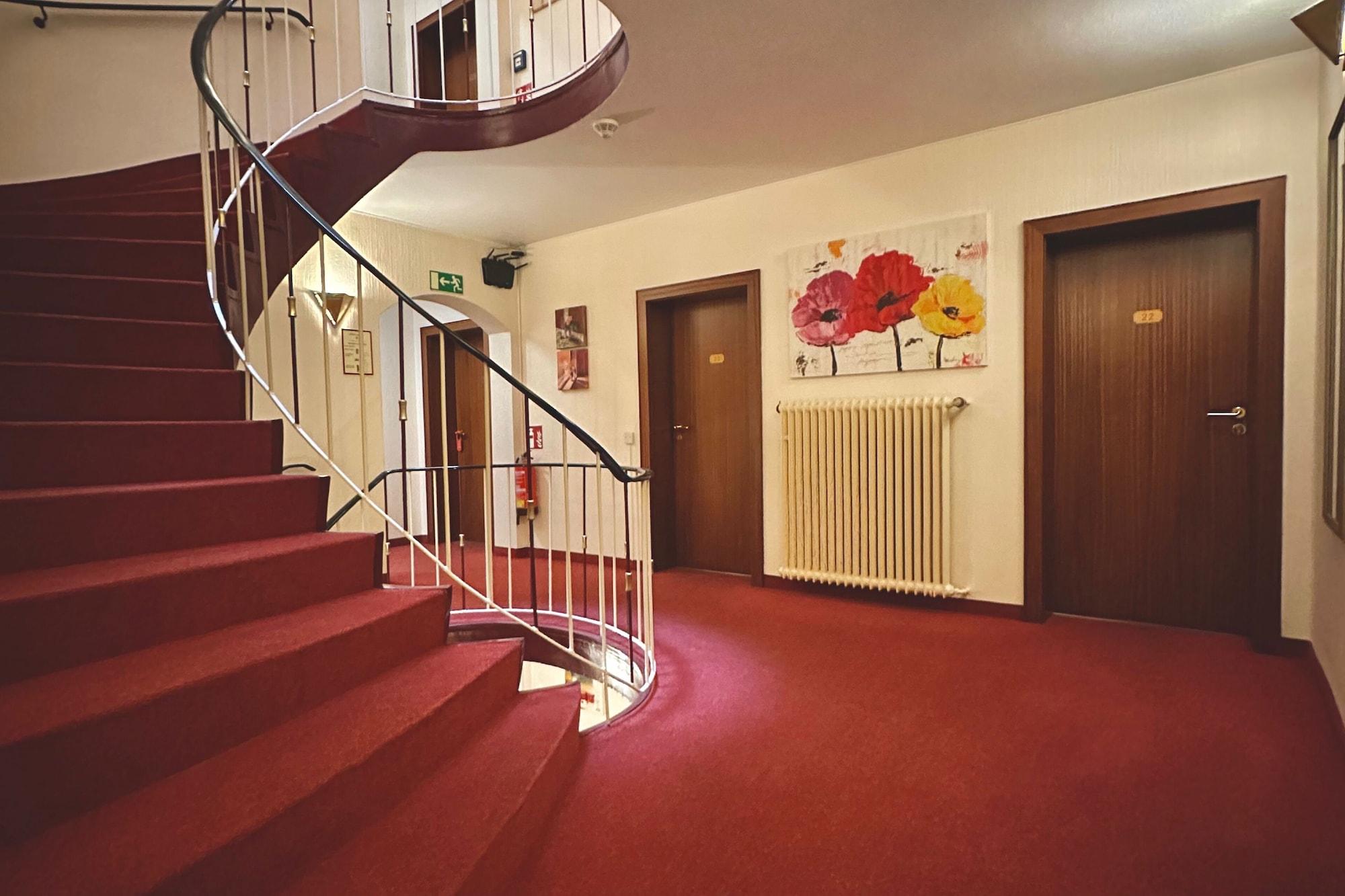 Varios Hotel Imperial