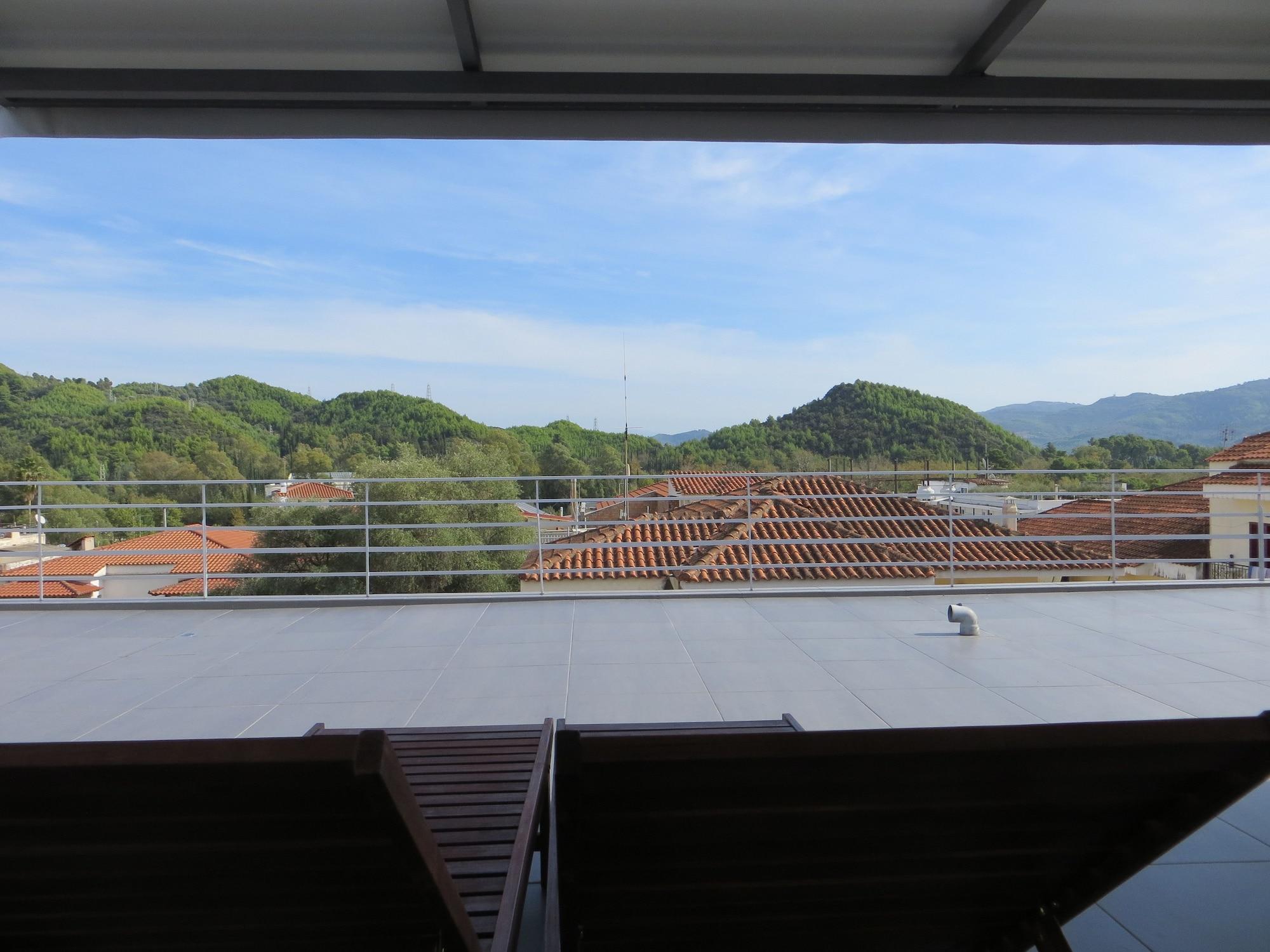 Varios Leonidaion Guest House
