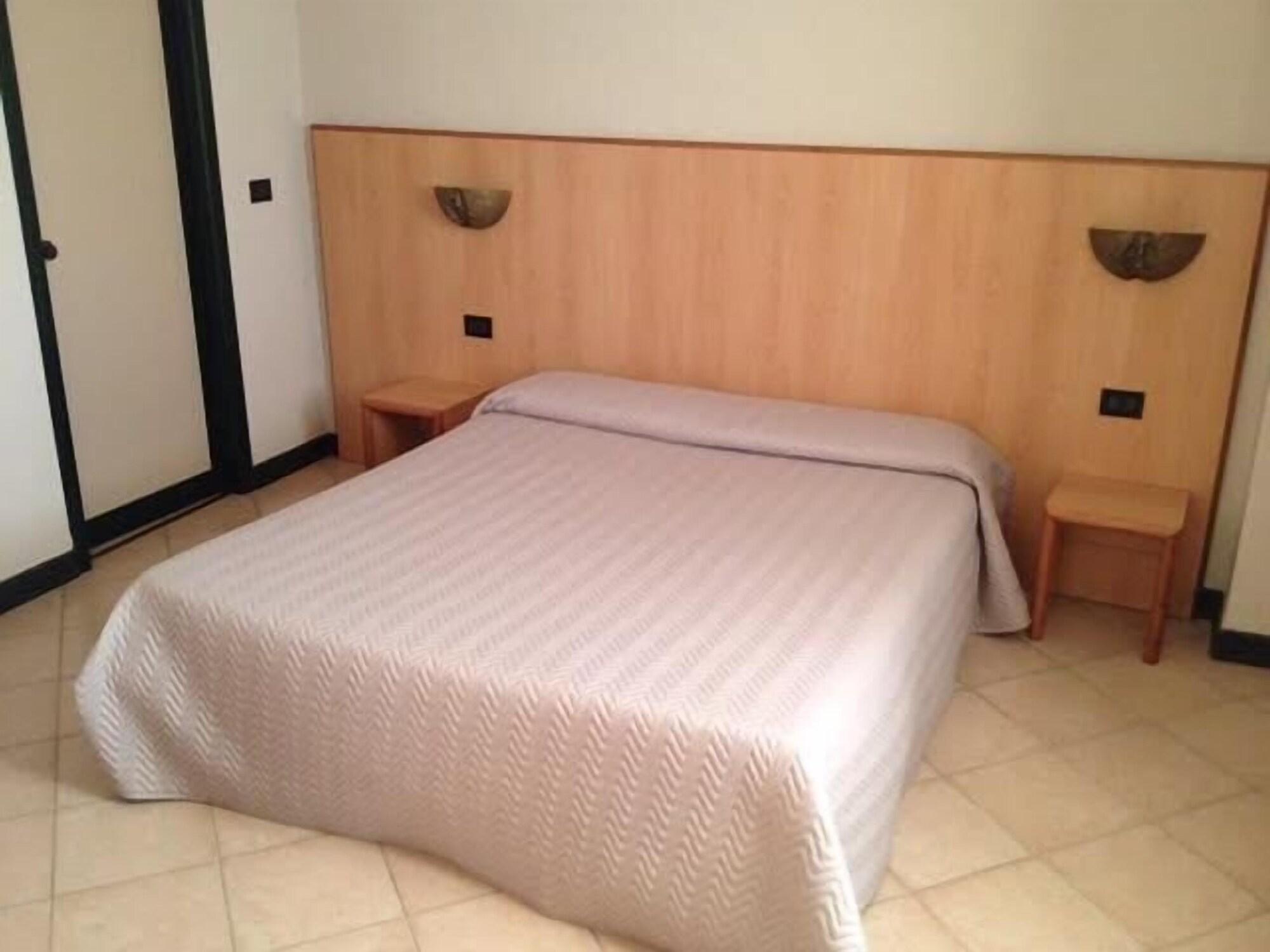 Varios Hotel Gambero