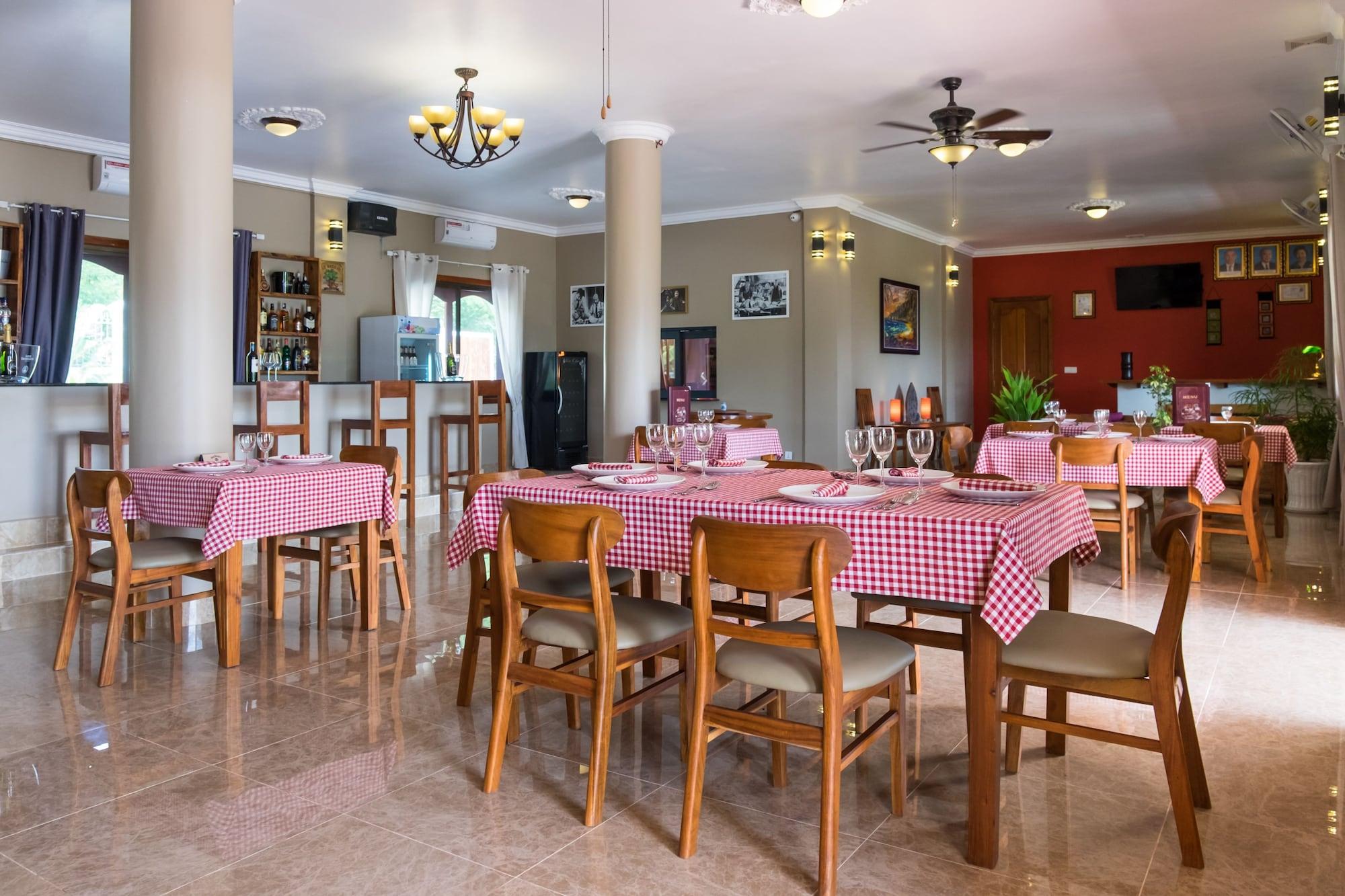 Restaurant Riviera Hotel & Resort Kep