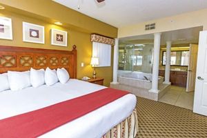 Alquiler Vacacional - 2 bedroom unit + studio - Lake side - 2 balconies - 2 whirl pools - sleeps 10-12